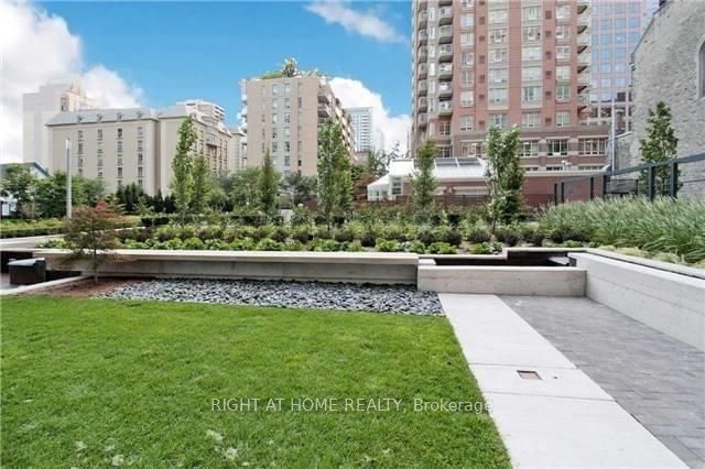 28 Ted Rogers Way, unit 2211 for rent