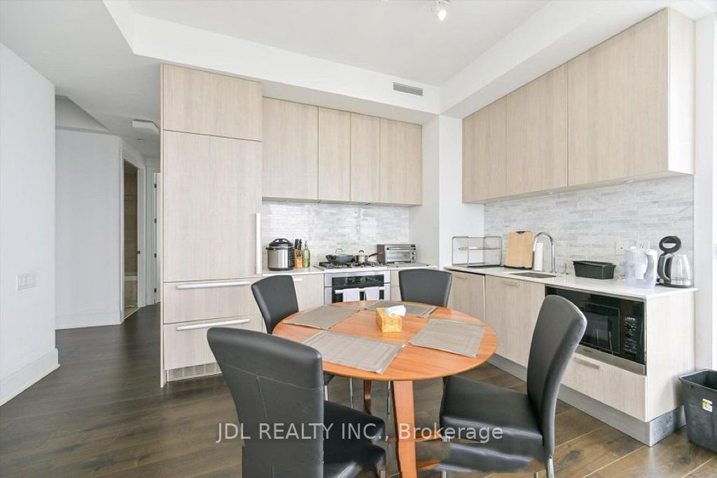 50 Charles St E, unit Lph4706 for rent