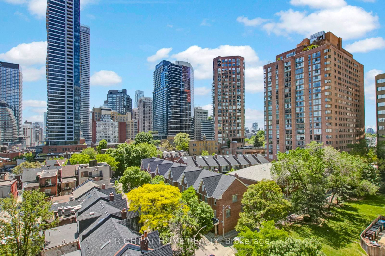 75 St Nicholas St, unit 703 for rent