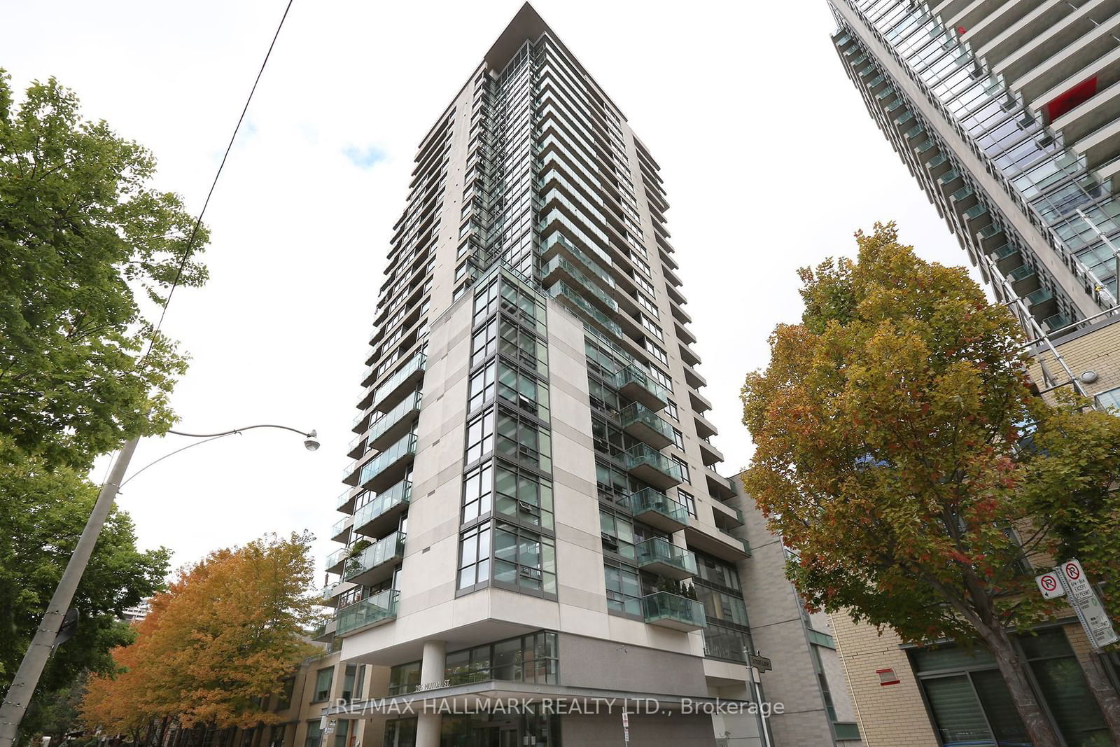 285 Mutual St, unit 2201 for rent