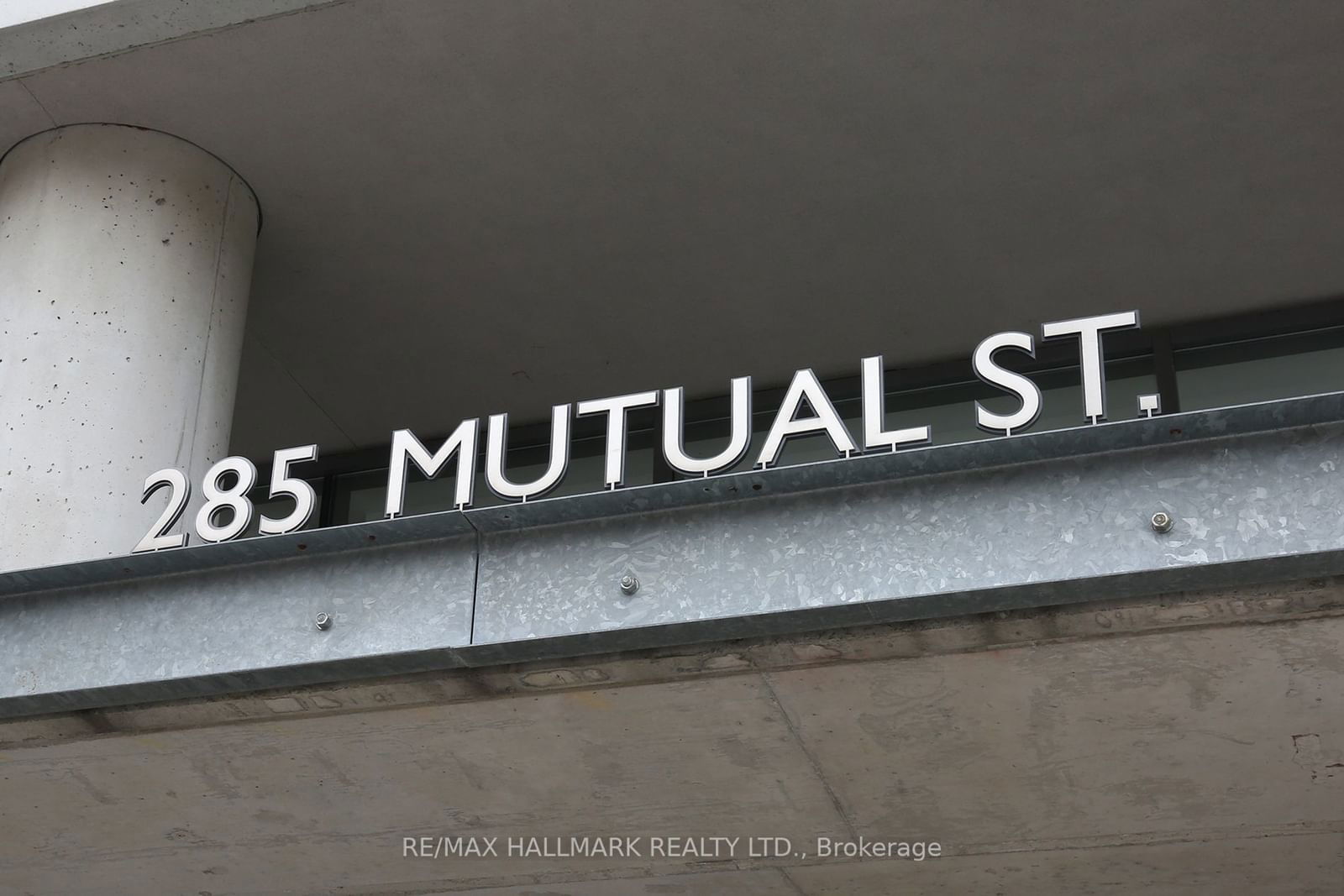 285 Mutual St, unit 2201 for rent