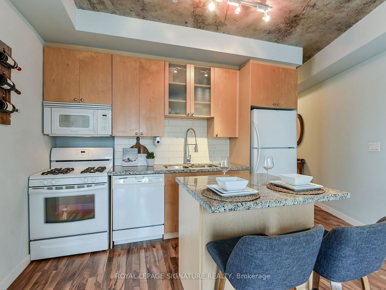 1 Shaw St, unit 1221 for rent