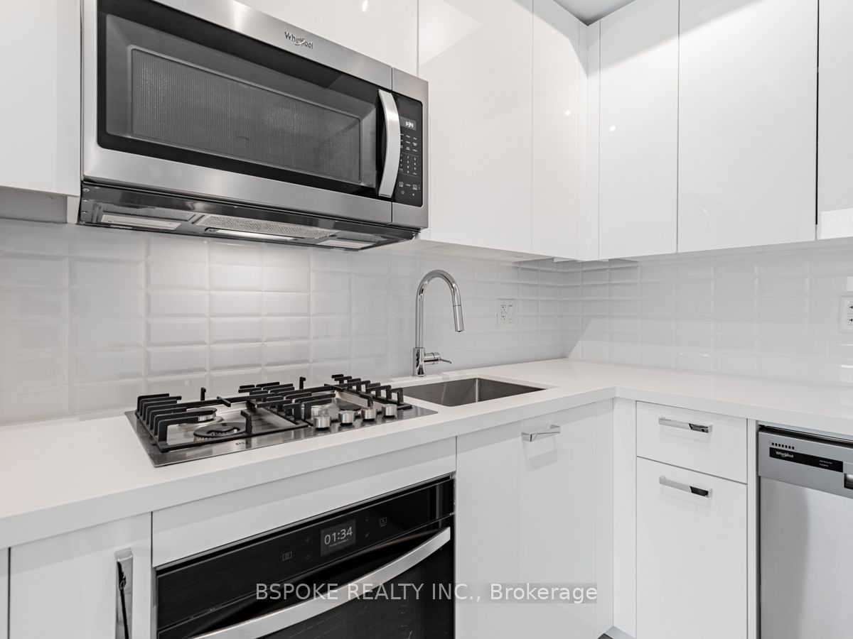 195 McCaul St, unit 1404 for rent