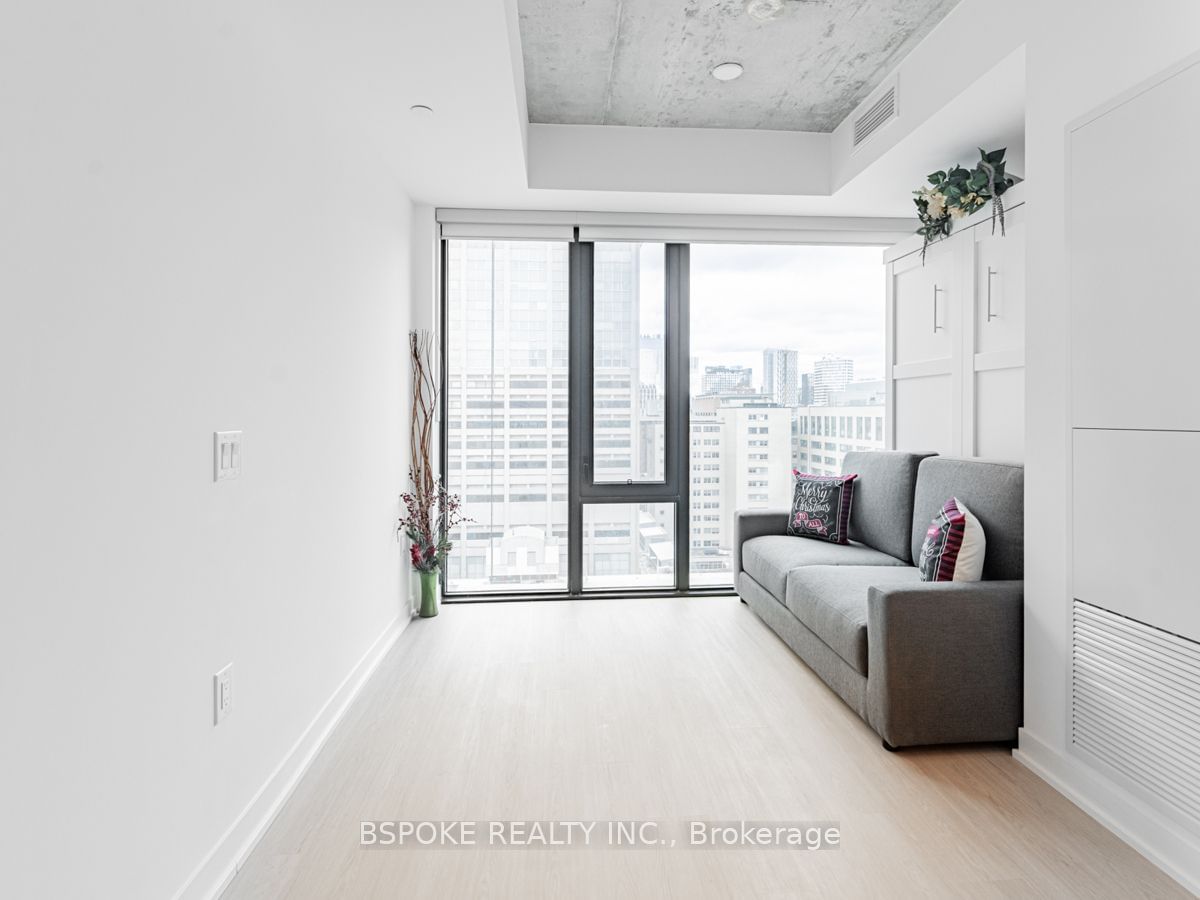 195 McCaul St, unit 1404 for rent