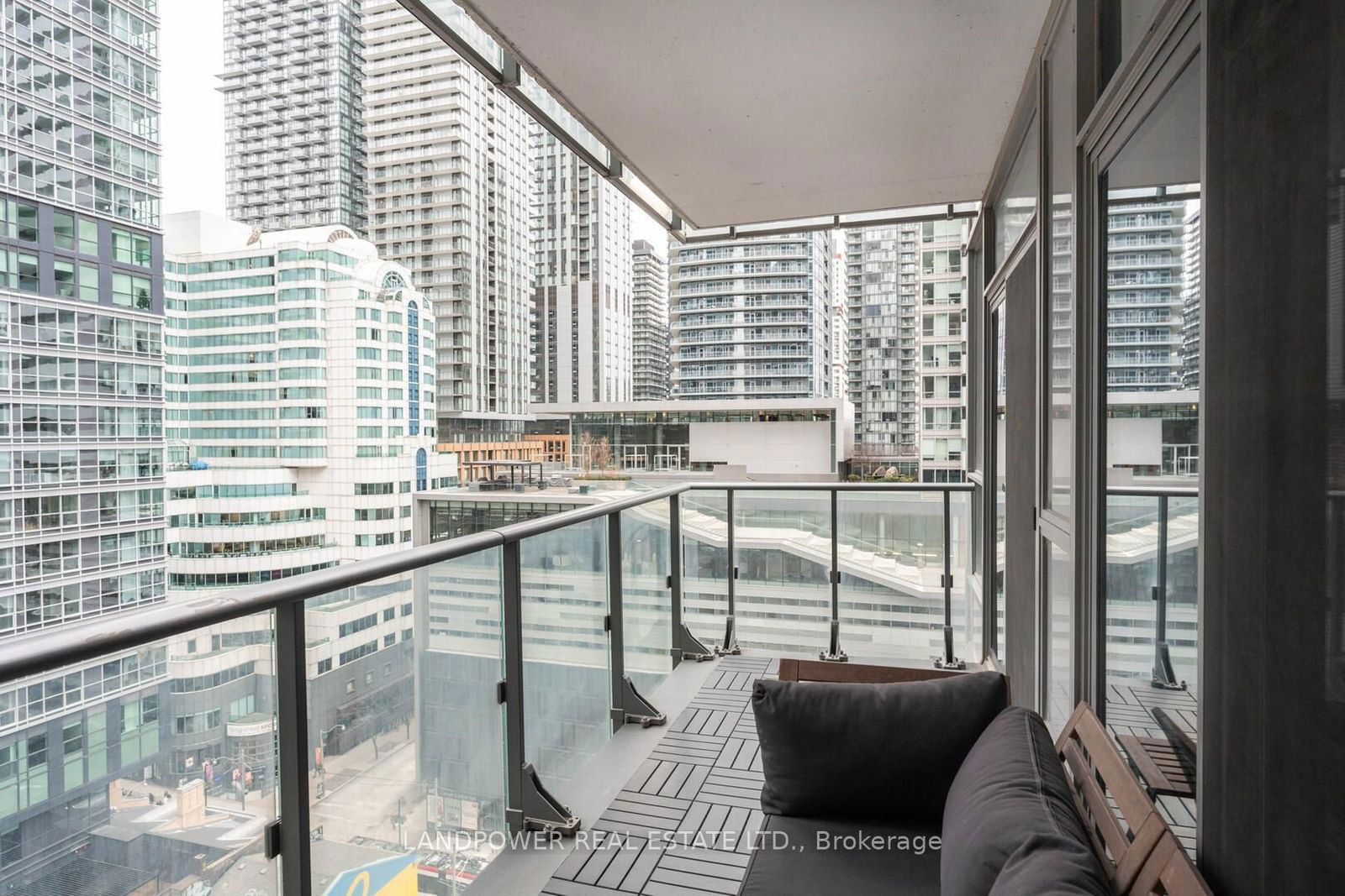 8 Mercer St, unit 1311 for rent