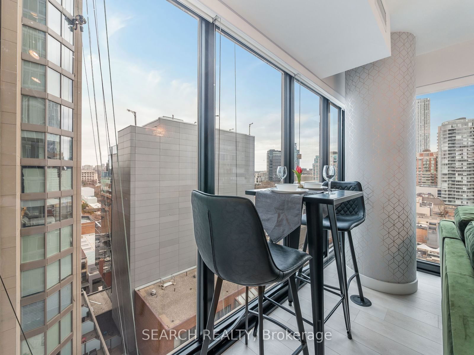 188 Cumberland St, unit 1402 for sale