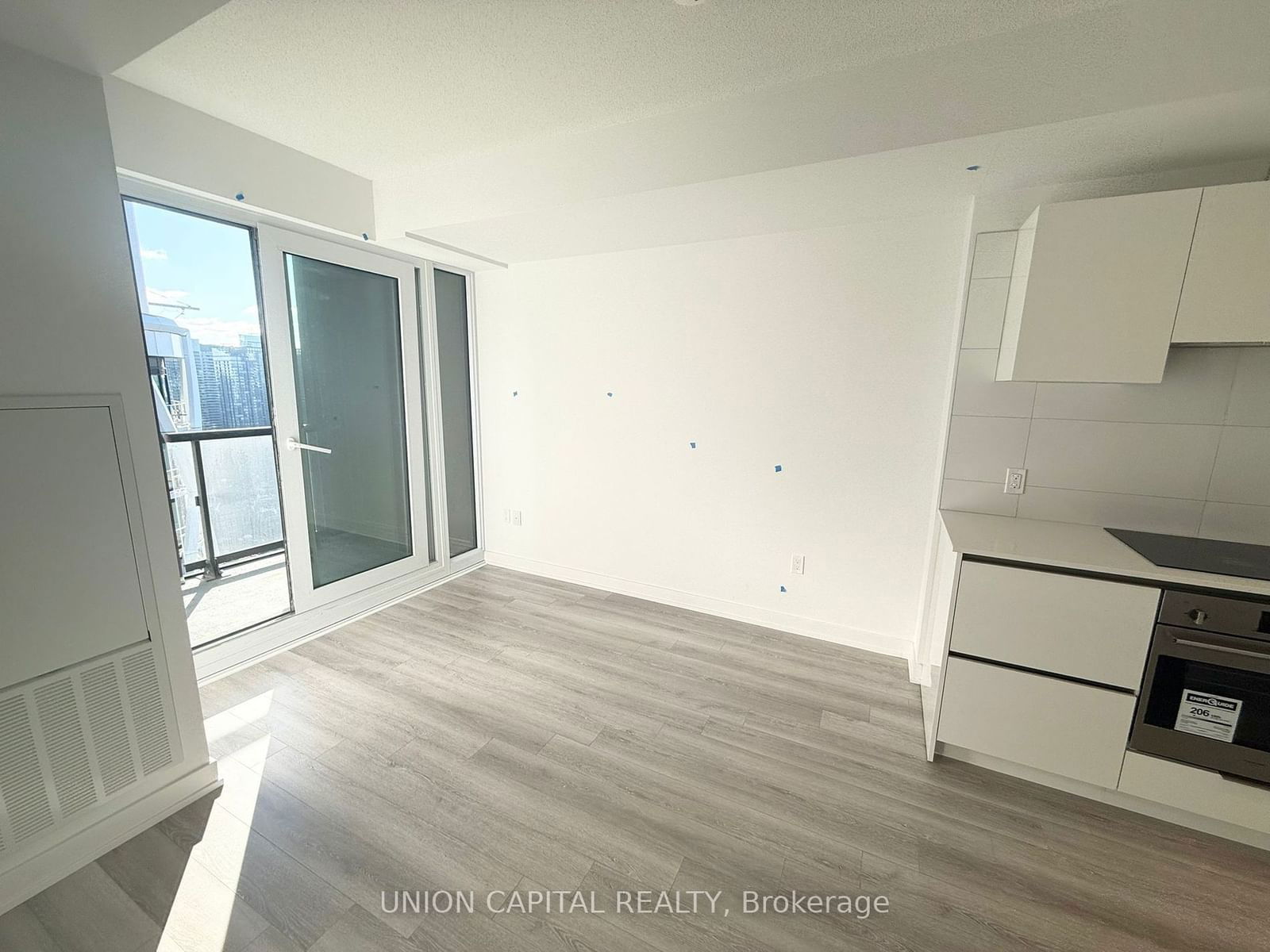 238 Simcoe St, unit 3607 for rent