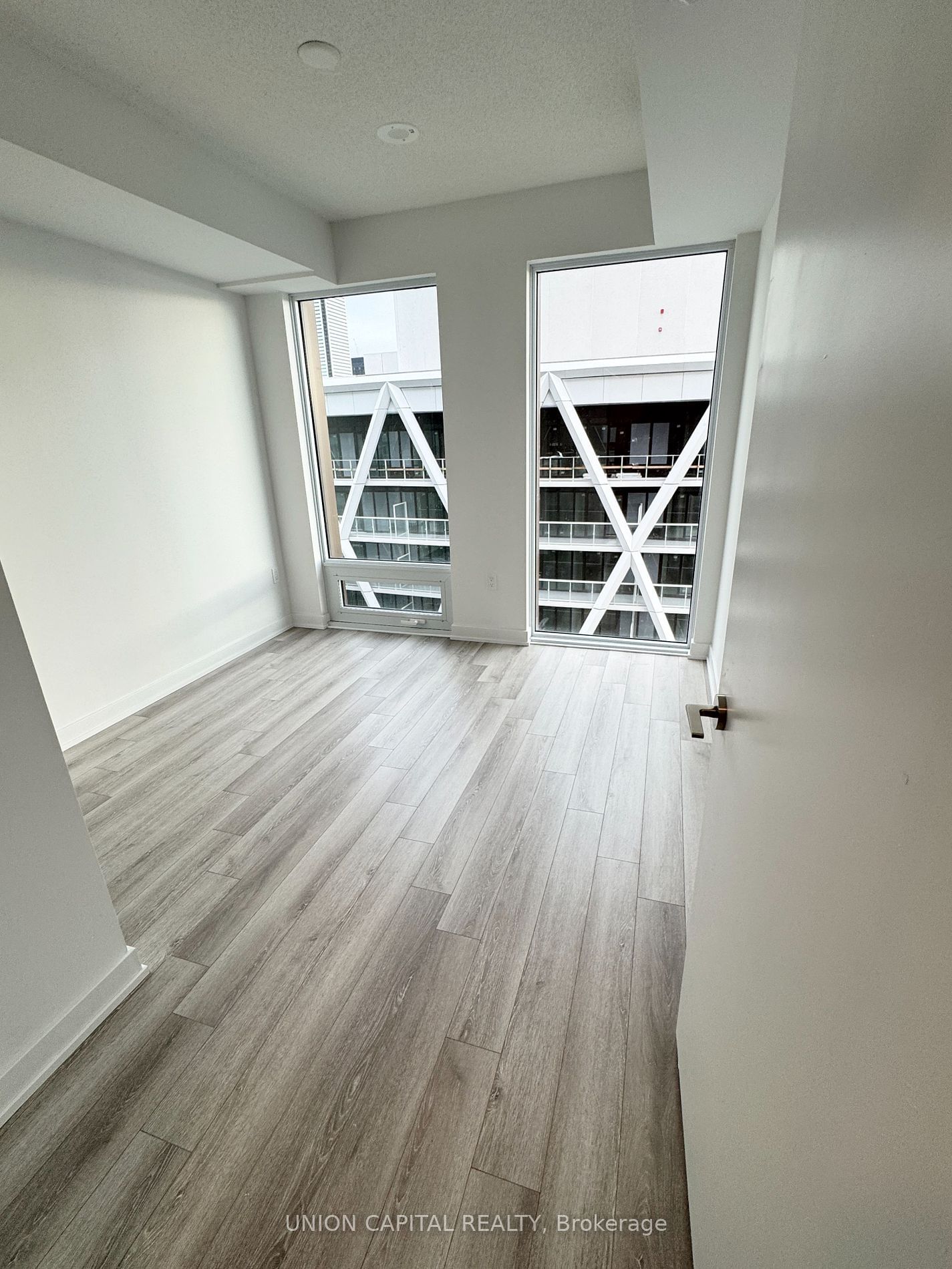 238 Simcoe St, unit 3607 for rent