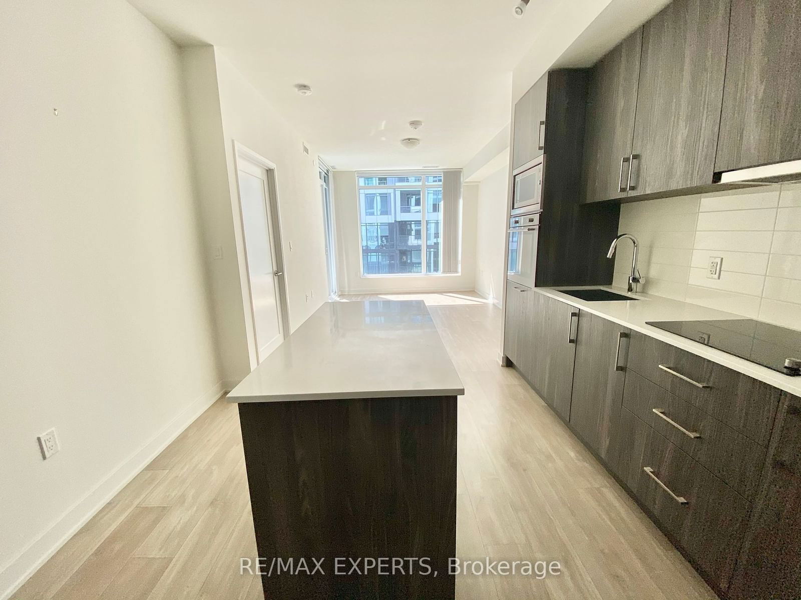 576 Front St W, unit 914 for rent