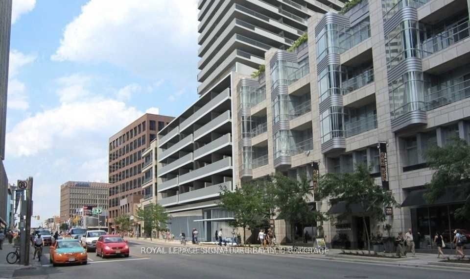 2221 Yonge St, unit 2710 for rent