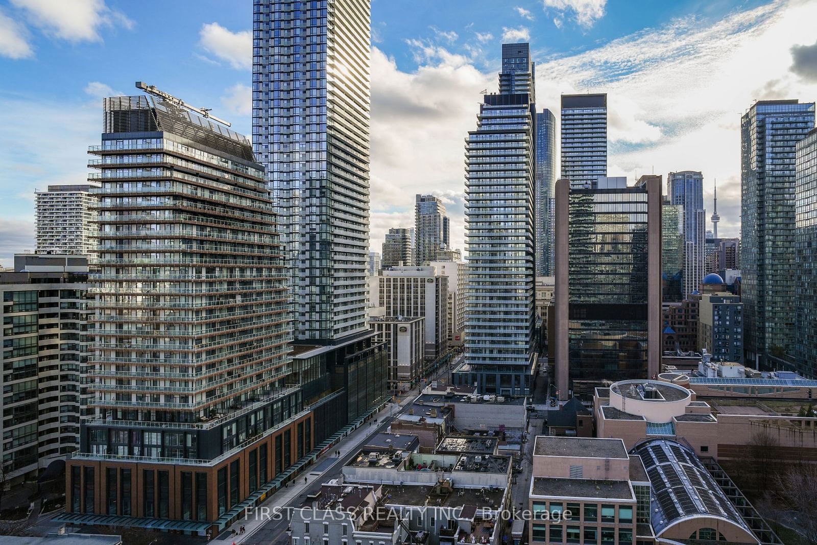 11 Wellesley St W, unit 1402 for sale