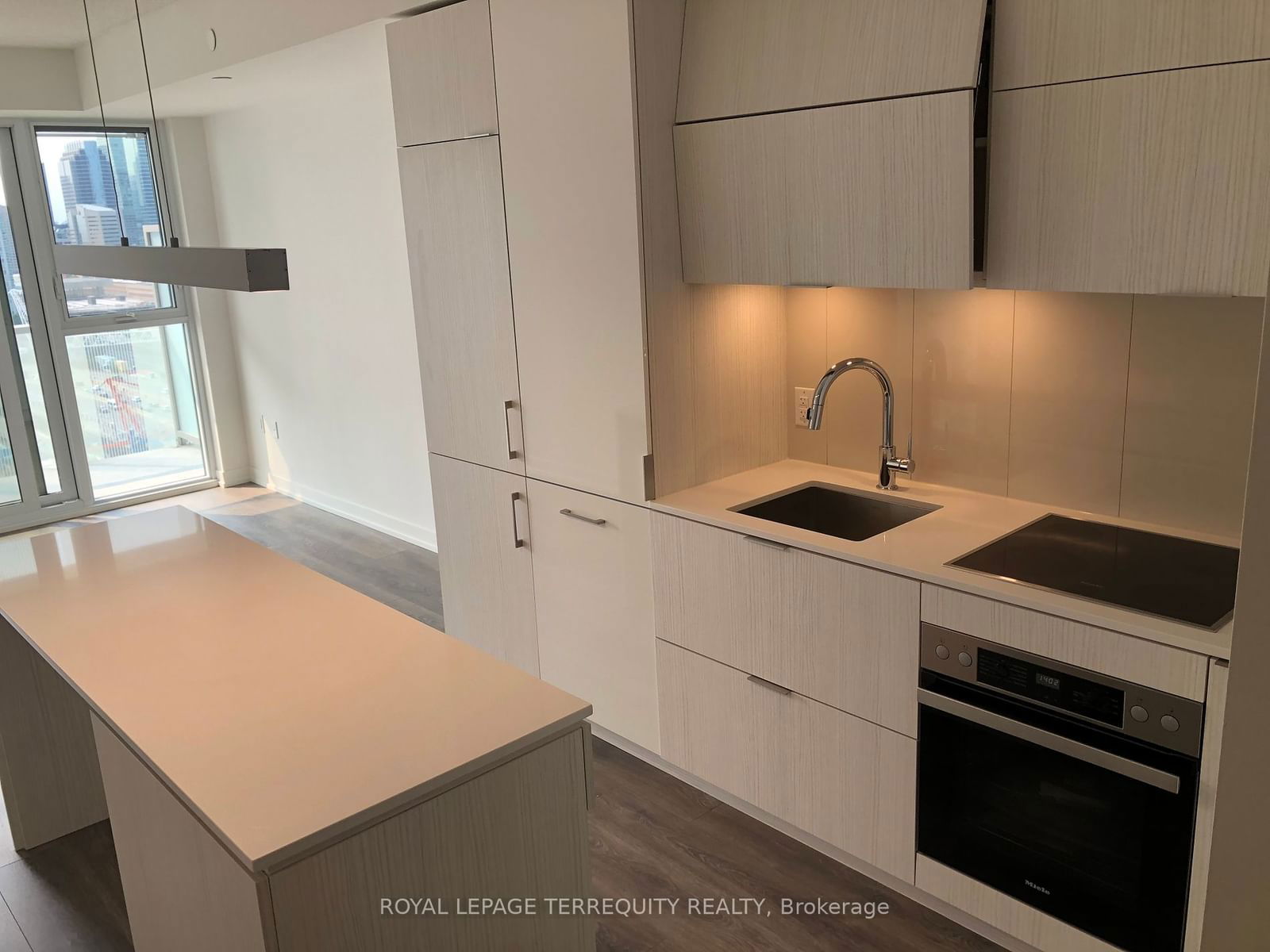 15 Lower Jarvis St, unit 1806 for rent