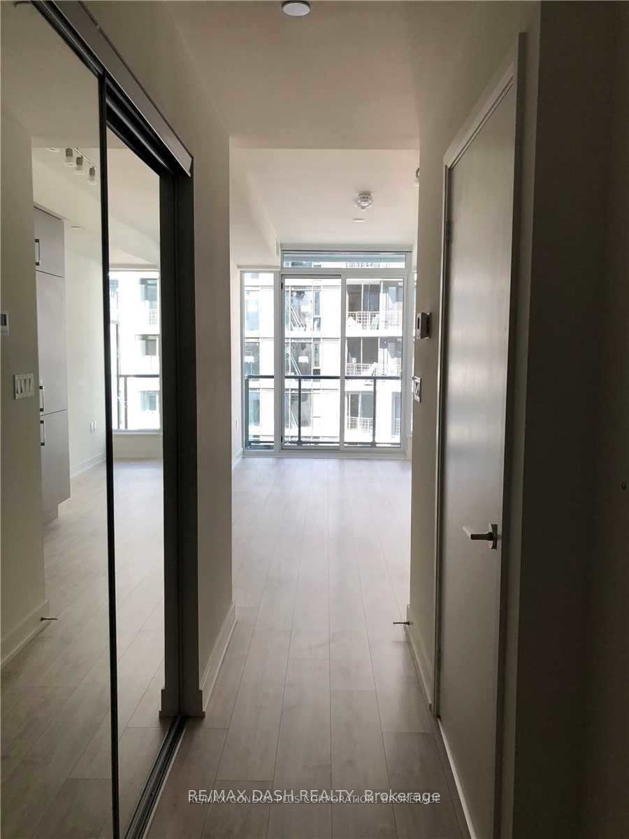 576 Front St W, unit 1512E for rent