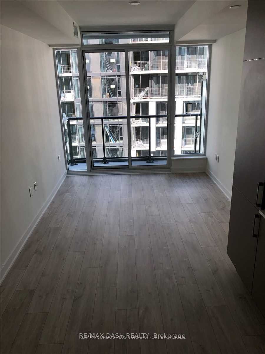 576 Front St W, unit 1512E for rent