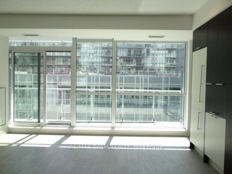 199 Richmond St W, unit 613 for rent