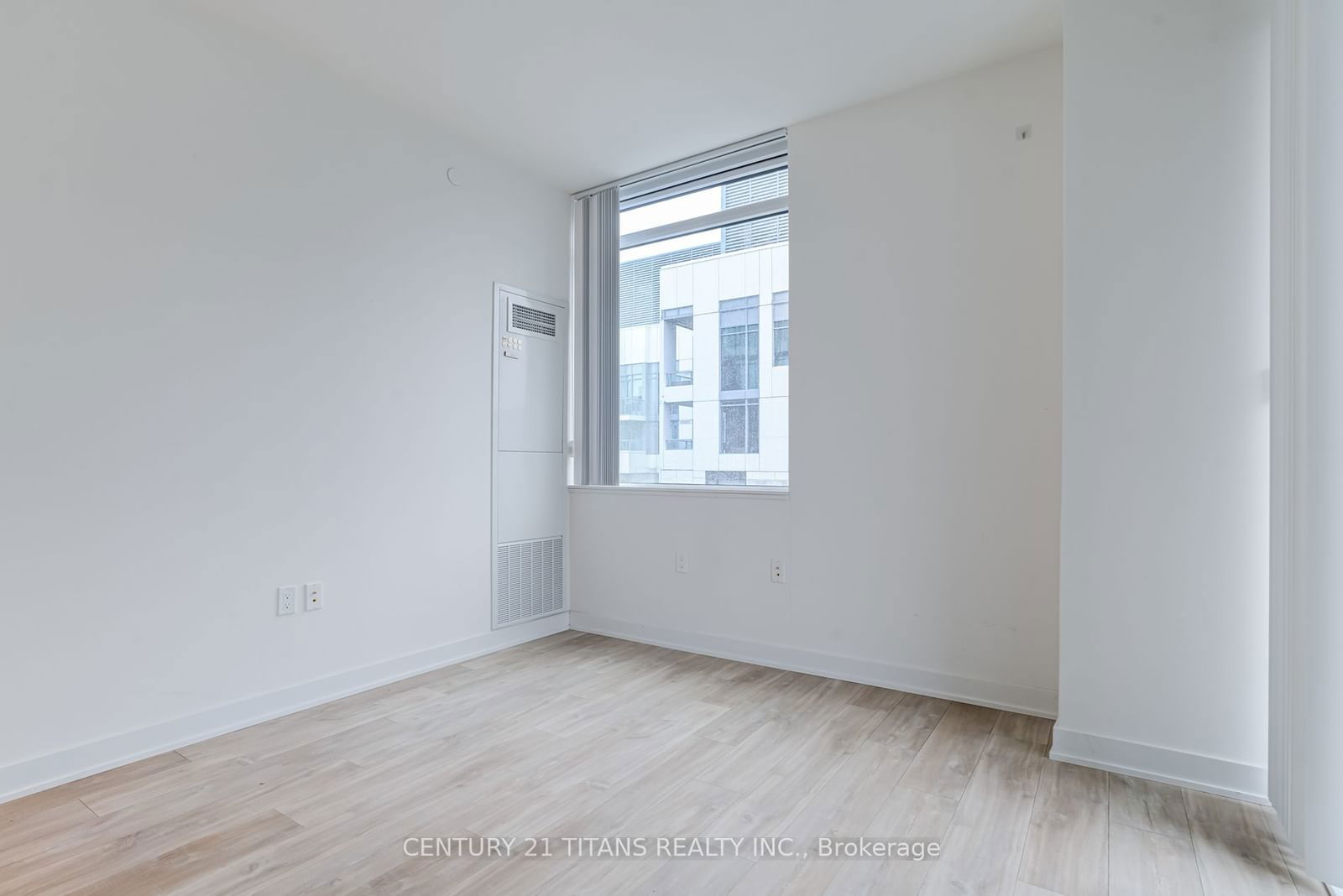 27 Bathurst St, unit 1702W for rent