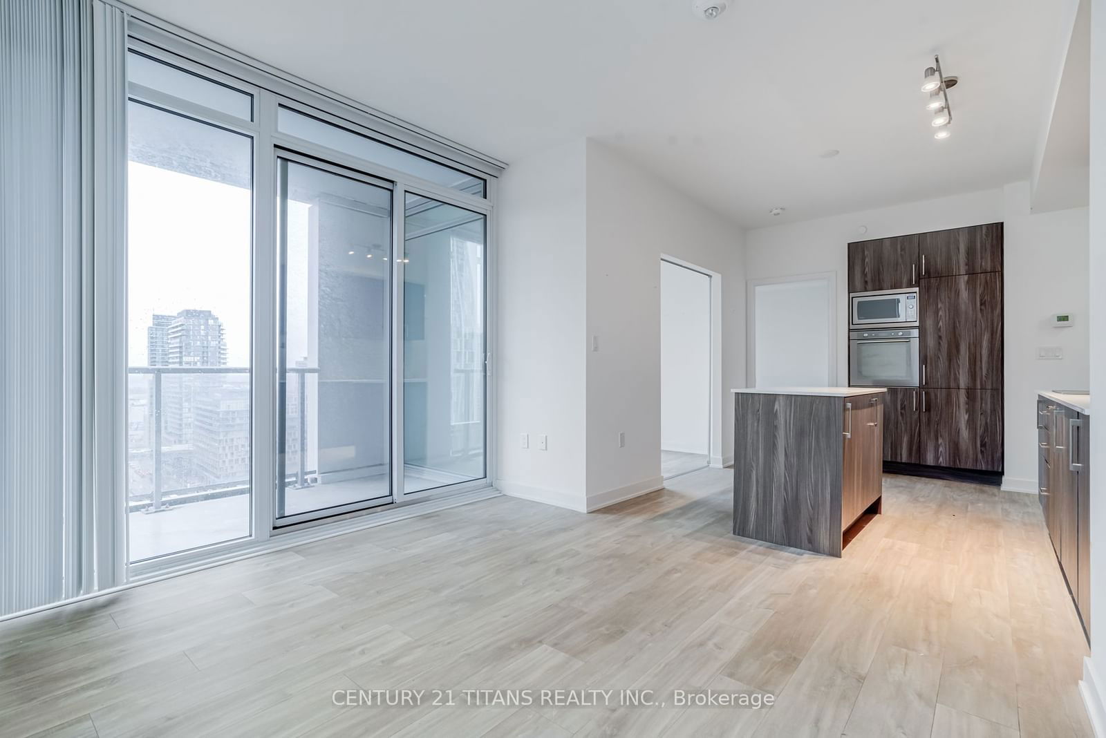 27 Bathurst St, unit 1702W for rent