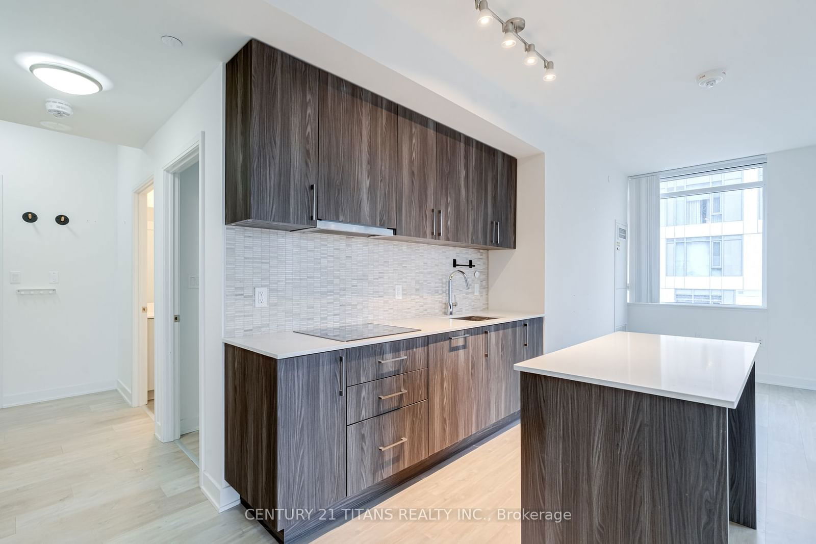 27 Bathurst St, unit 1702W for rent