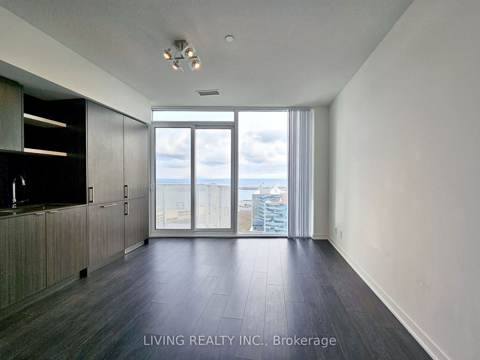 100 Harbour St, unit 4808 for rent