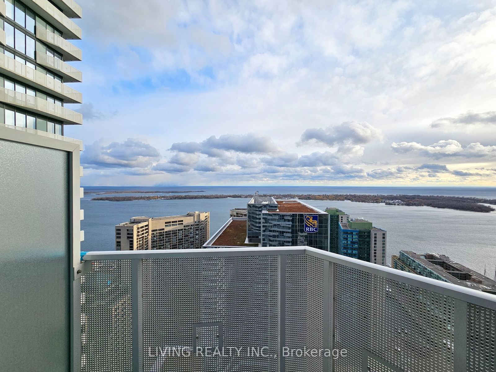 100 Harbour St, unit 4808 for rent