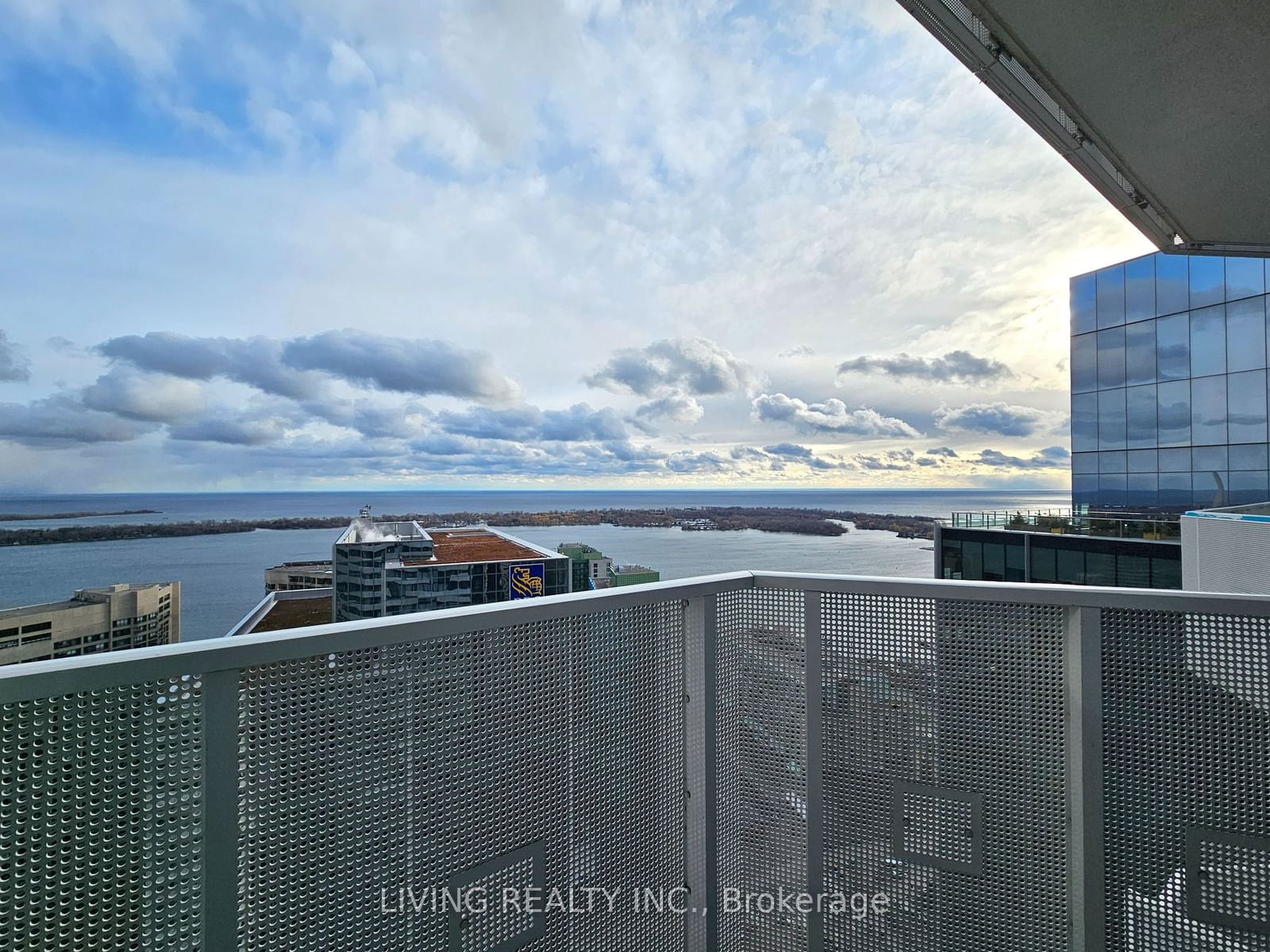 100 Harbour St, unit 4808 for rent