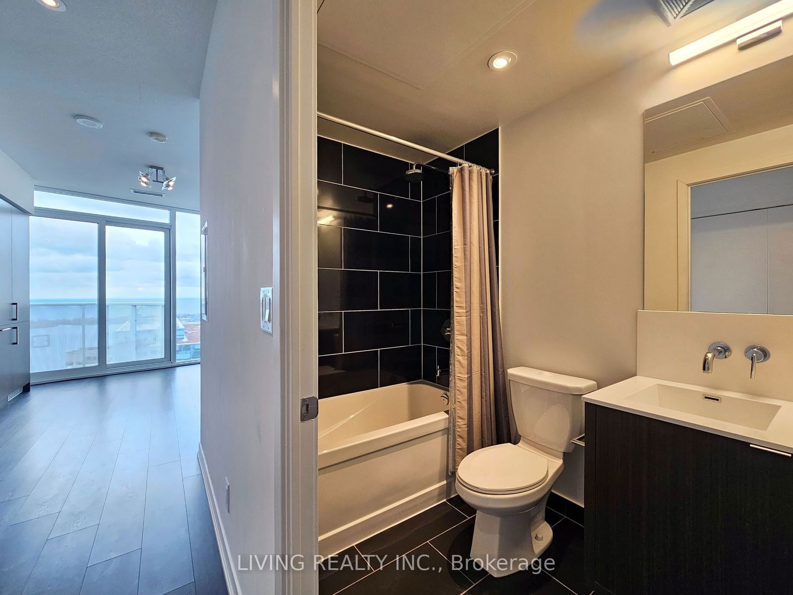 100 Harbour St, unit 4808 for rent