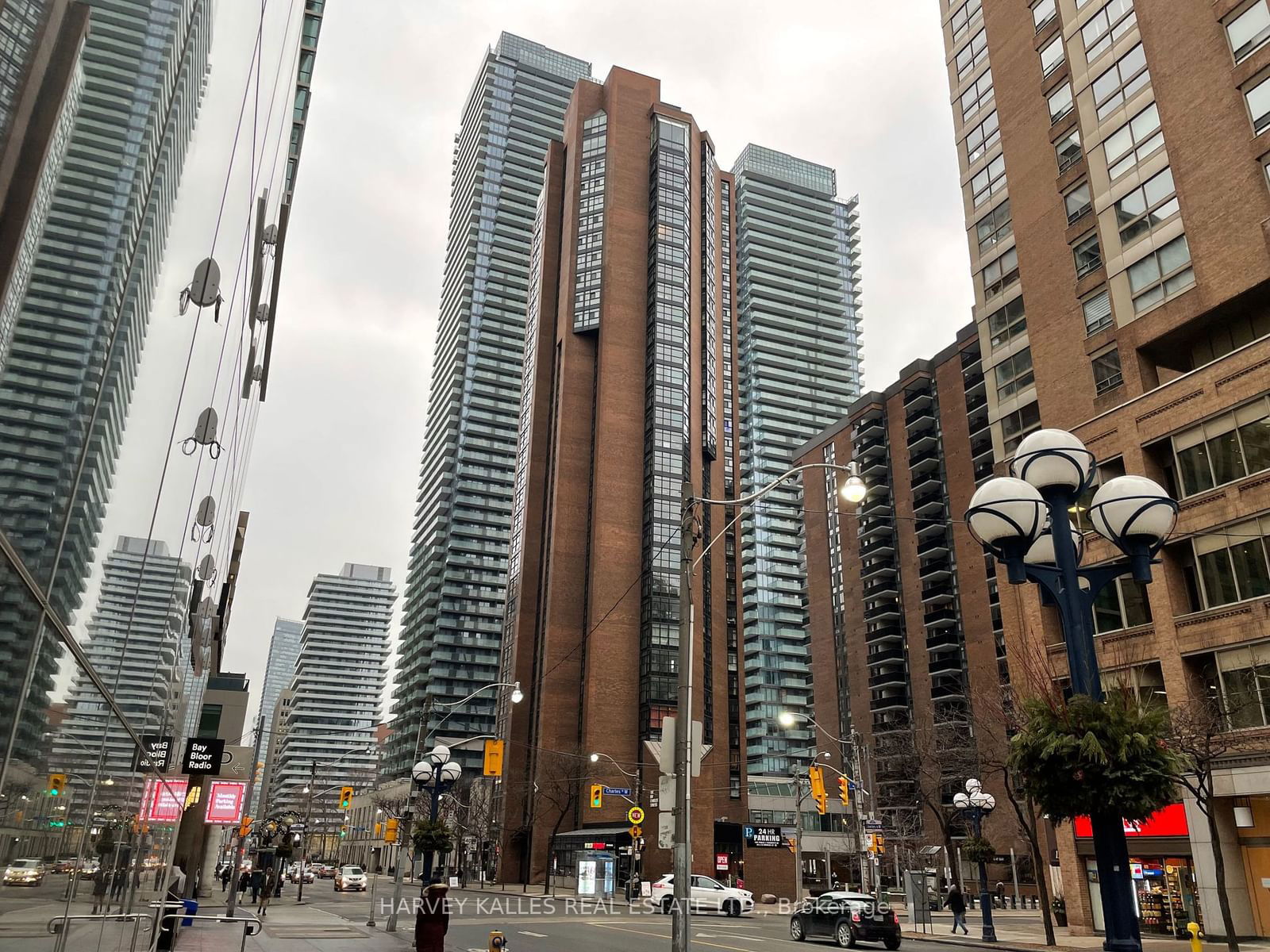 55 Charles St W, unit 903 for rent