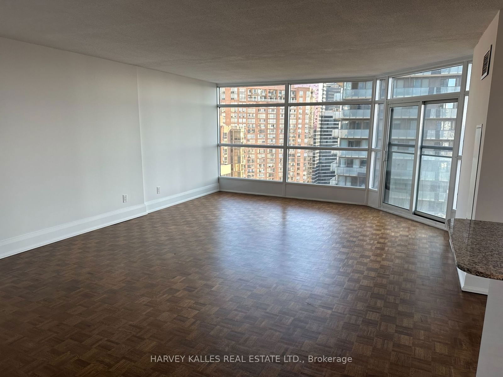 55 Charles St W, unit 903 for rent