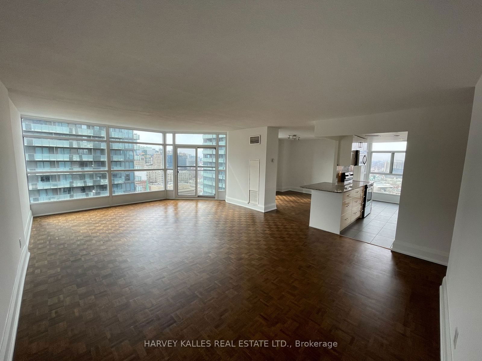 55 Charles St W, unit 903 for rent