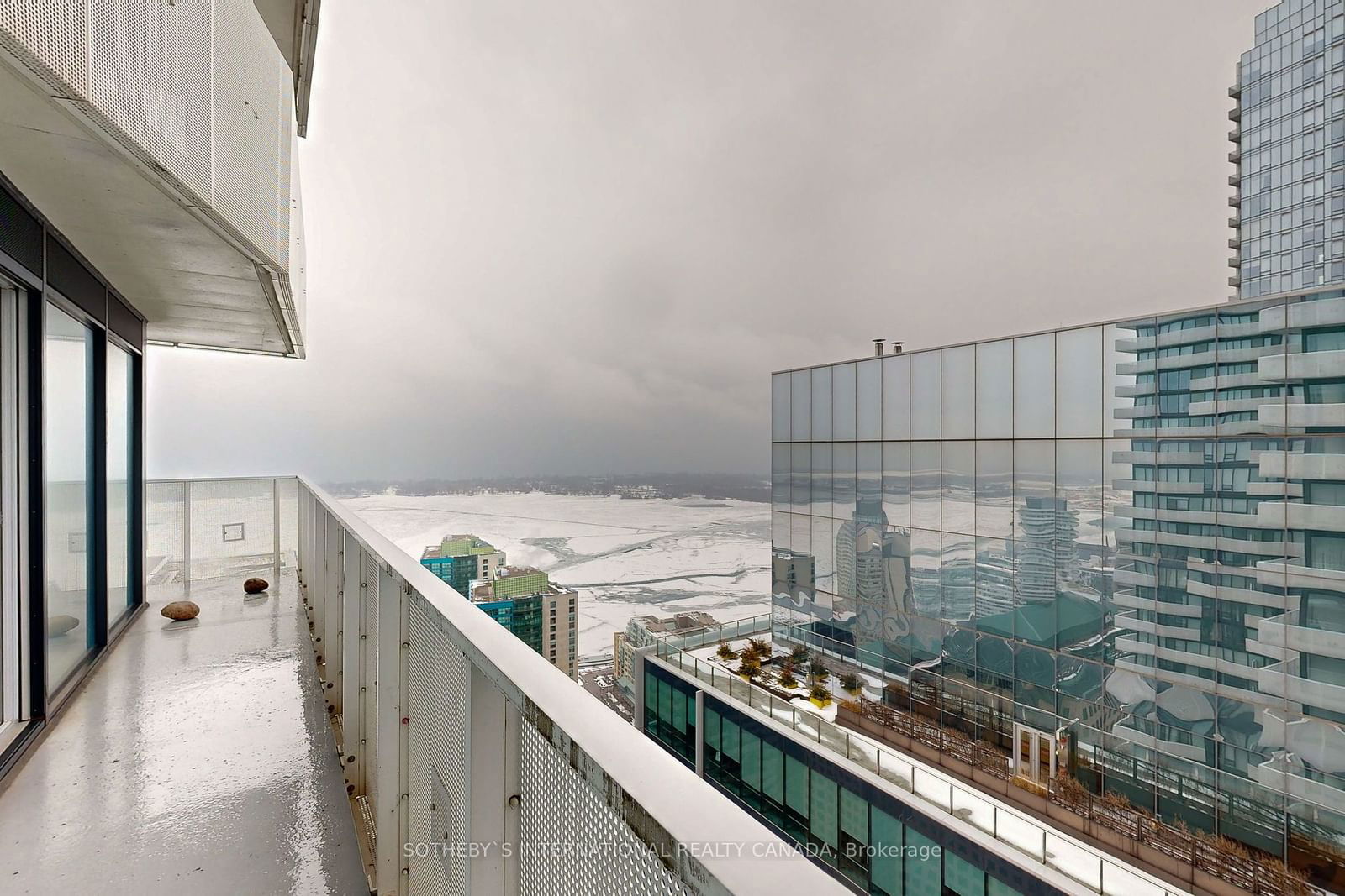 Harbour Plaza Residences, Downtown, Toronto