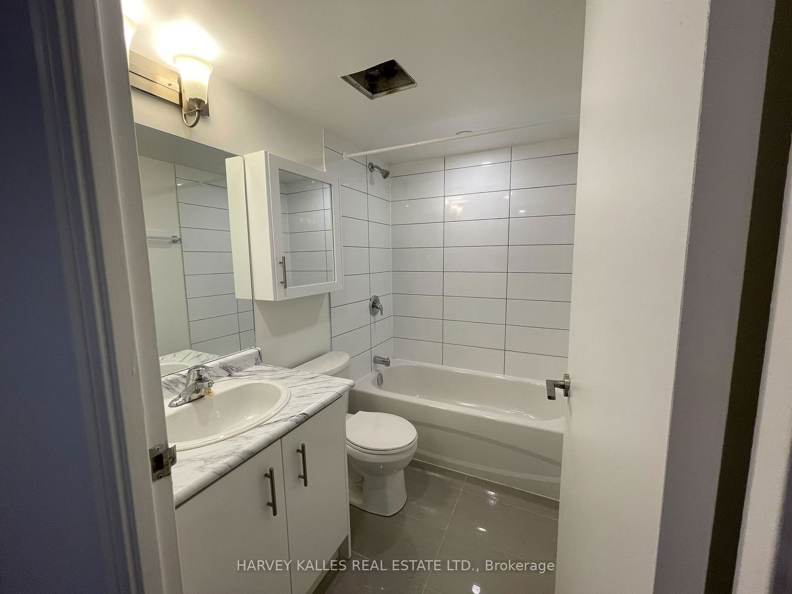 55 Charles St W, unit 2505 for rent