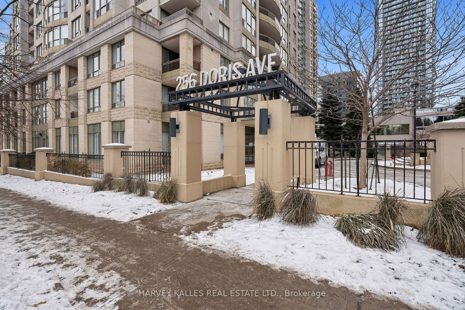 256 Doris Ave, unit UPH07 for sale