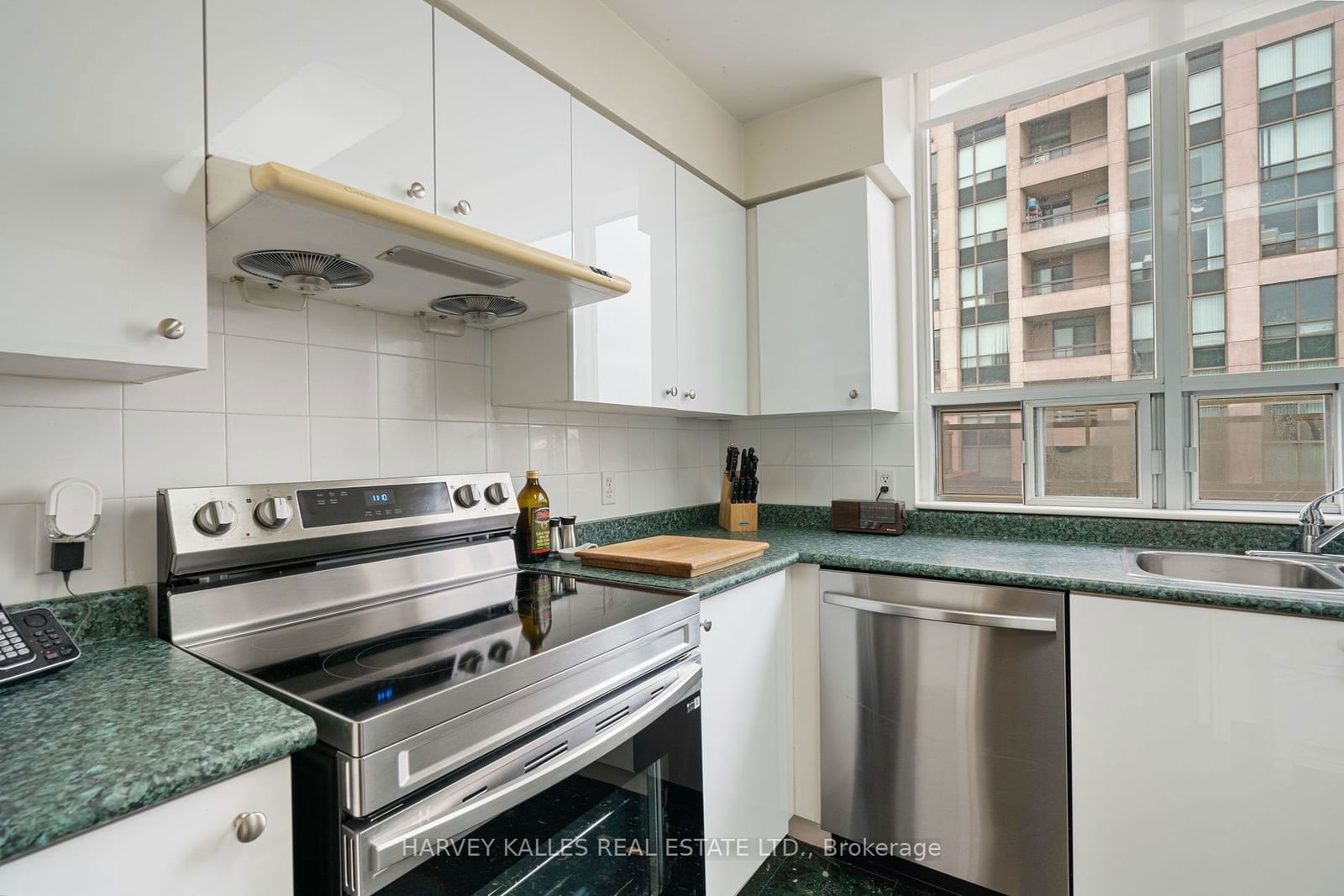 256 Doris Ave, unit UPH07 for sale