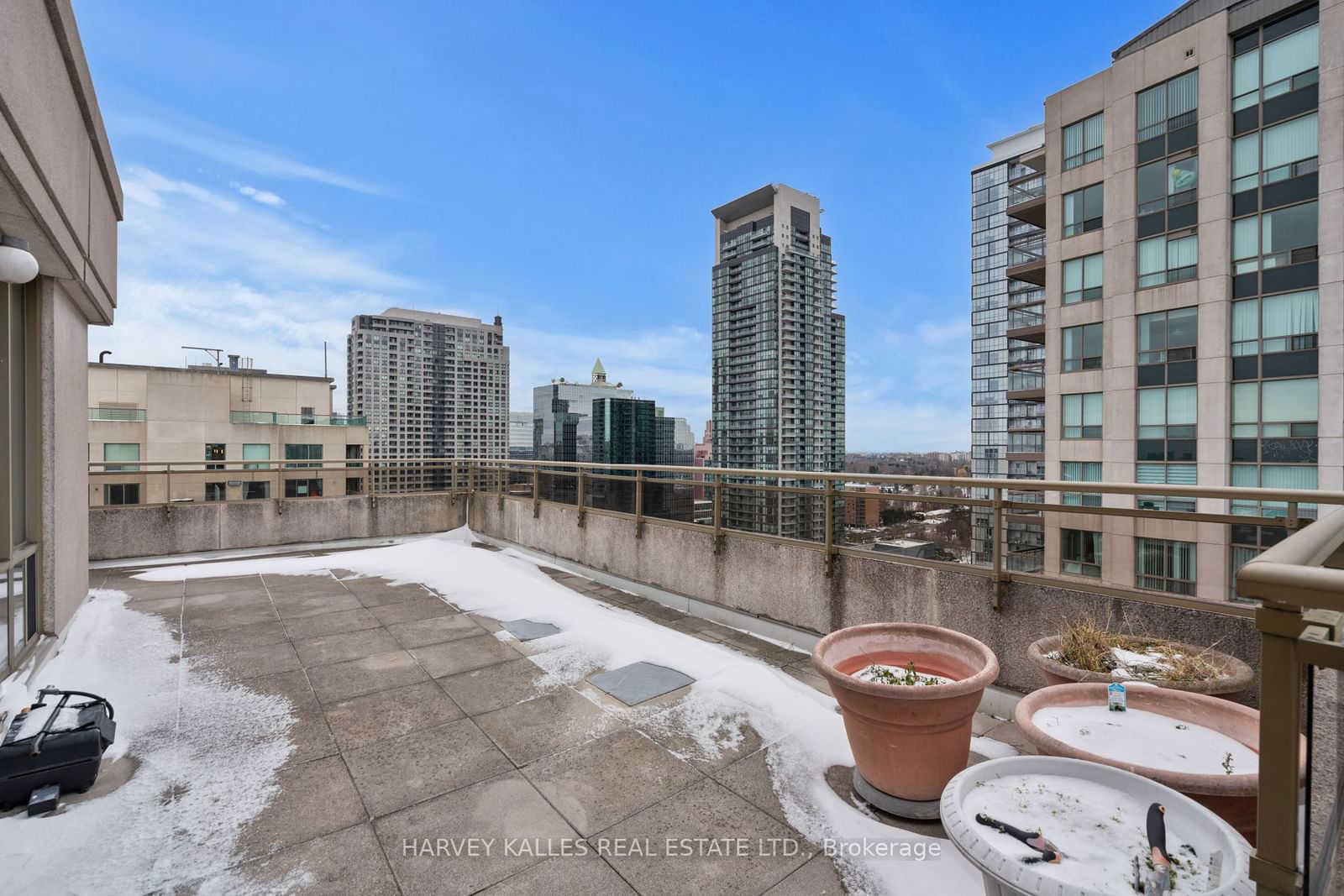 256 Doris Ave, unit UPH07 for sale