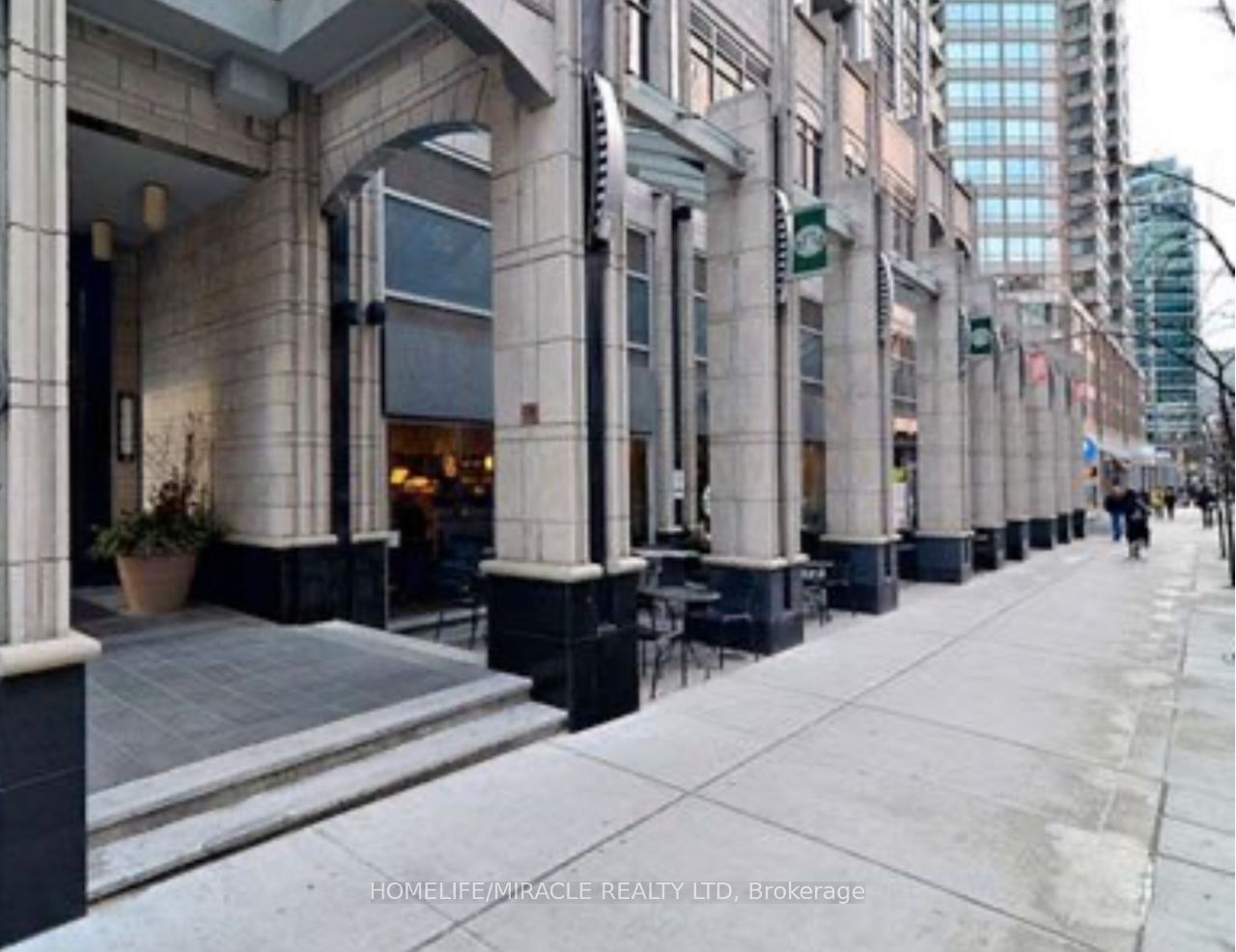 761 Bay St, unit 2014 for rent