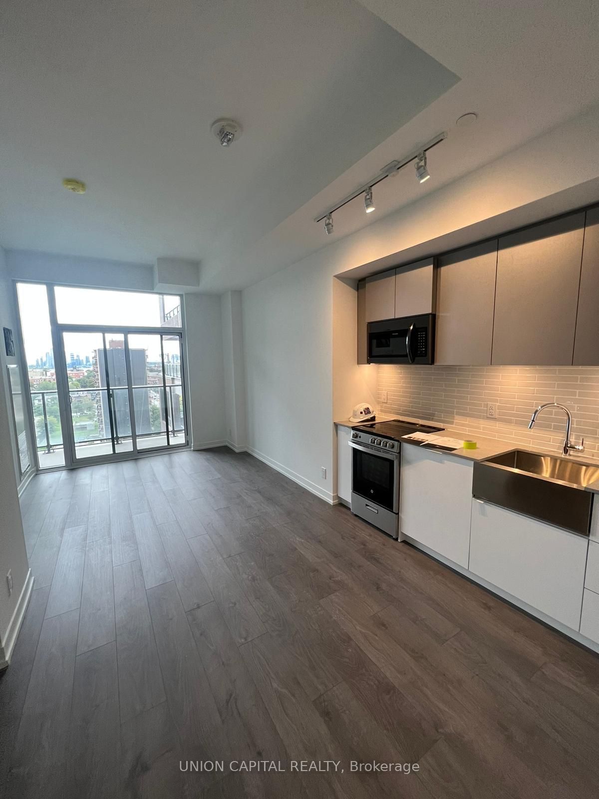 270 Dufferin St W, unit 1013 for rent