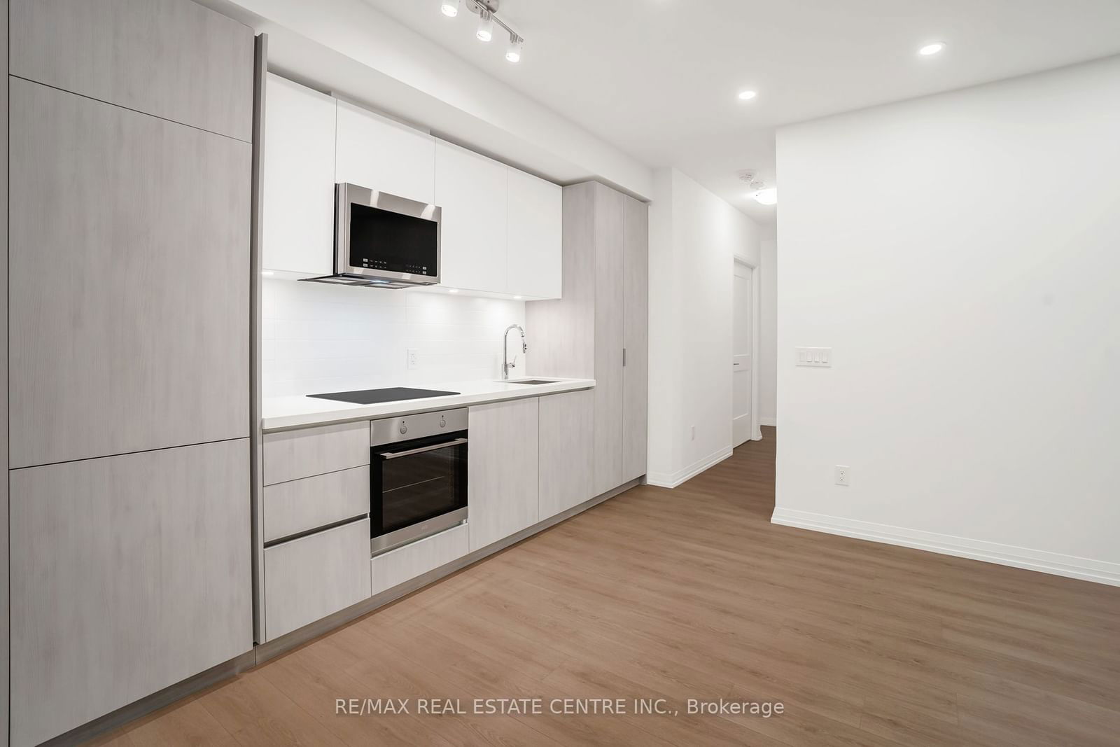 8 Widmer St, unit 1209 for sale