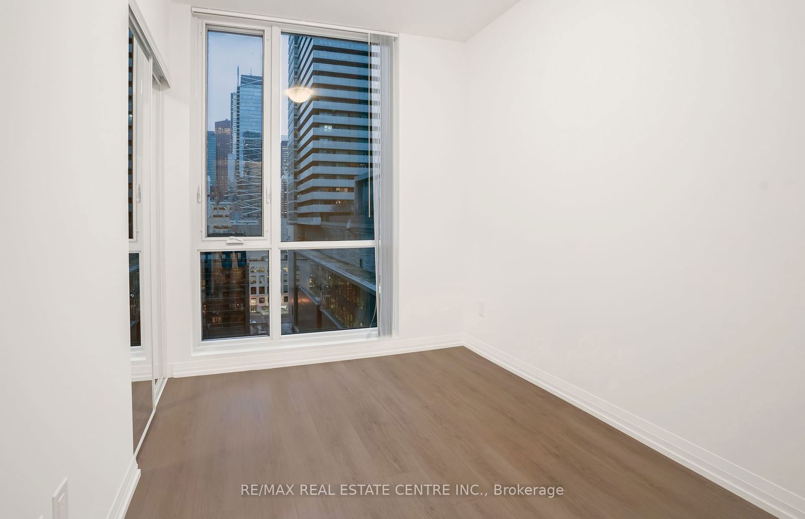 8 Widmer St, unit 1209 for sale