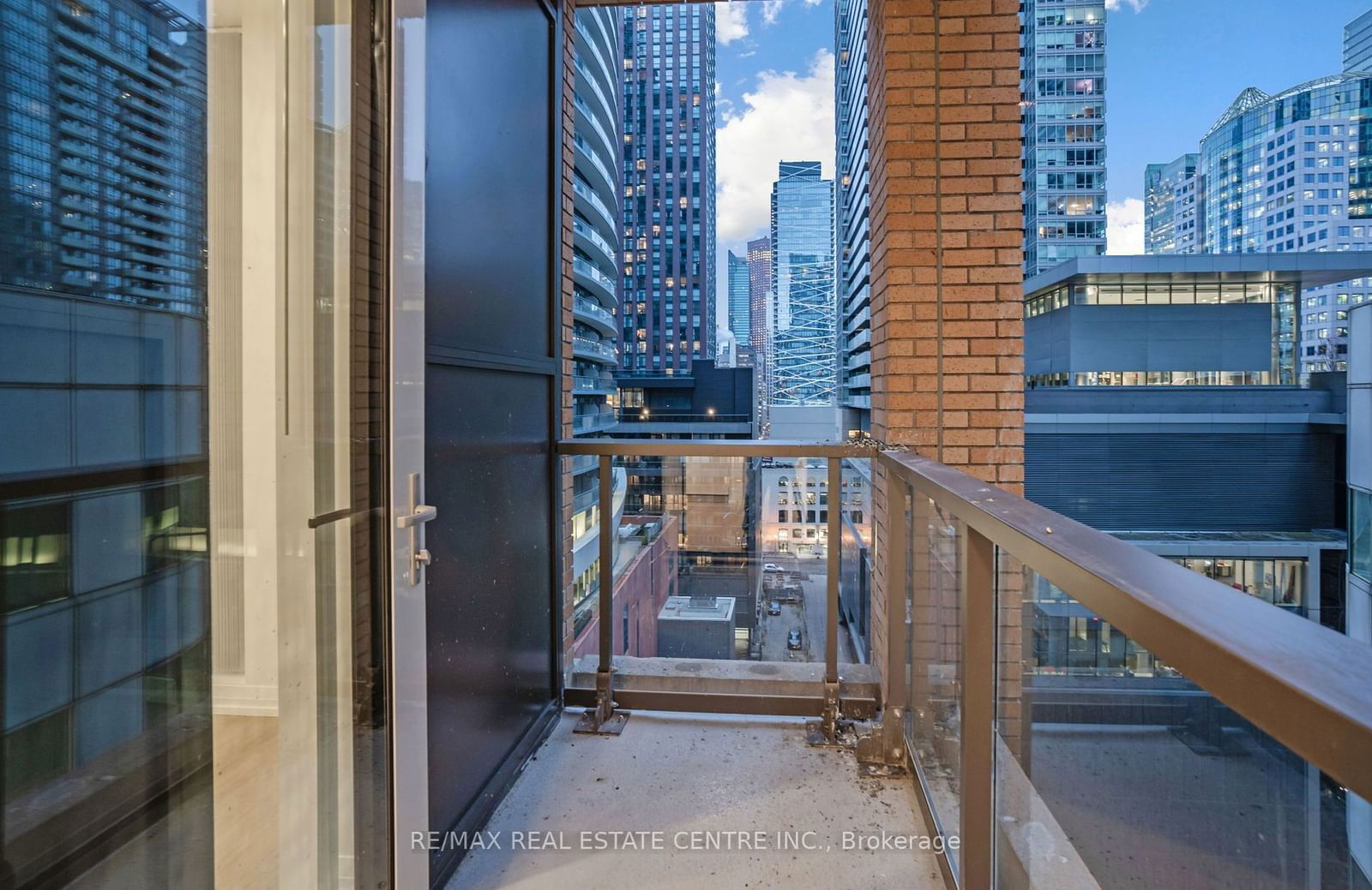 8 Widmer St, unit 1209 for sale