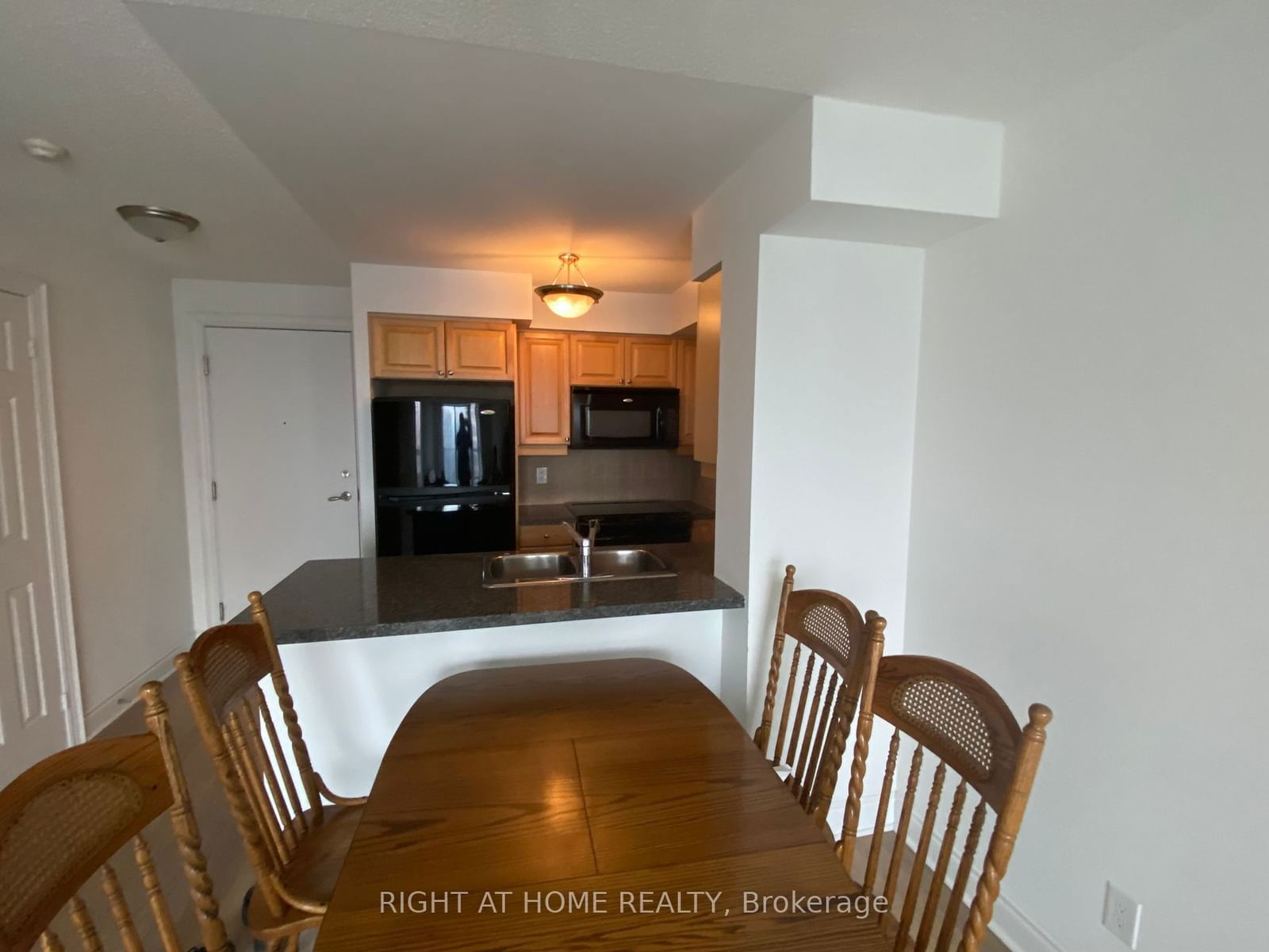 25 Greenview Ave, unit 2425 for rent