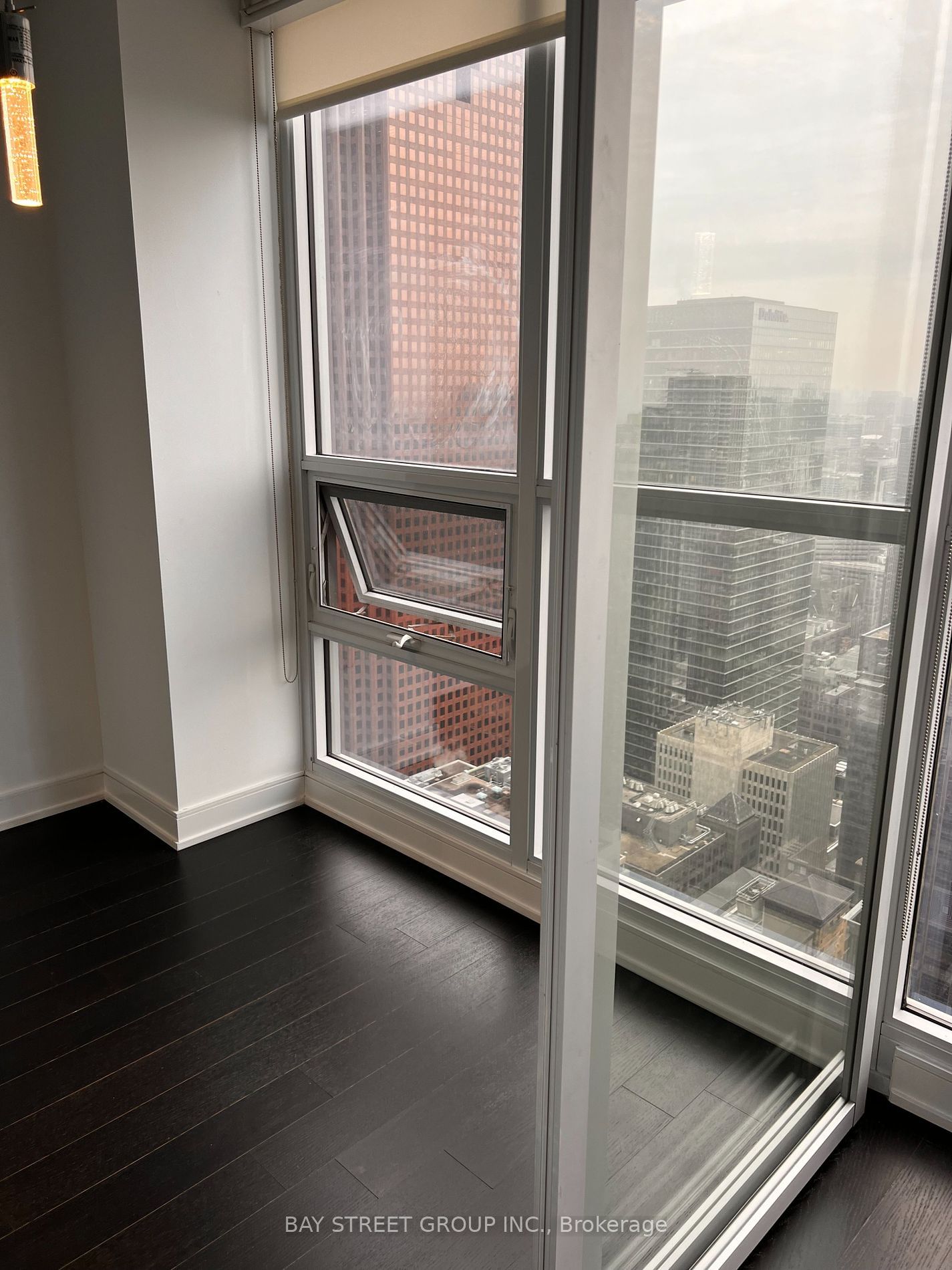 88 Scott St, unit 5203 for rent