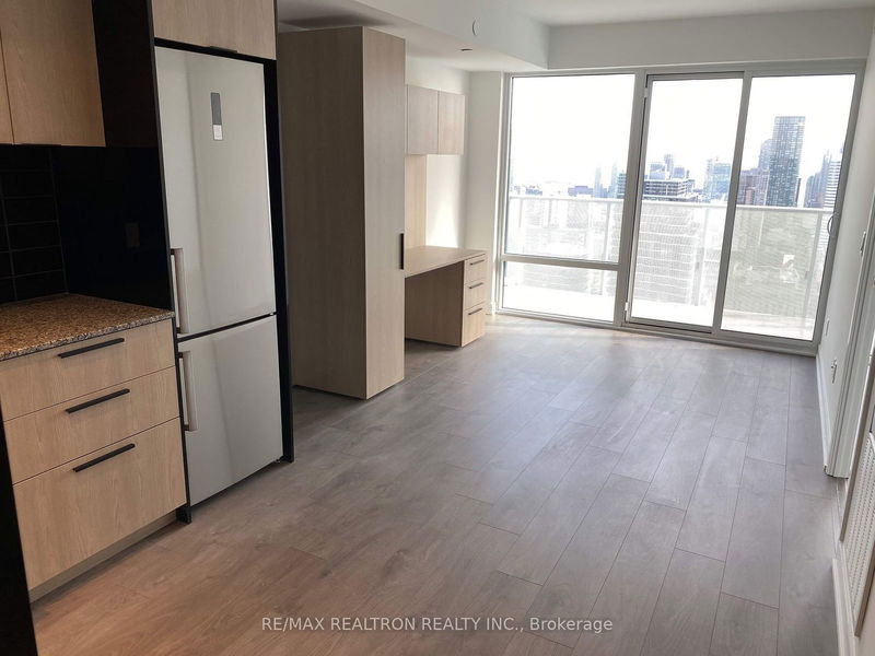 501 Yonge St, unit 4211 for rent