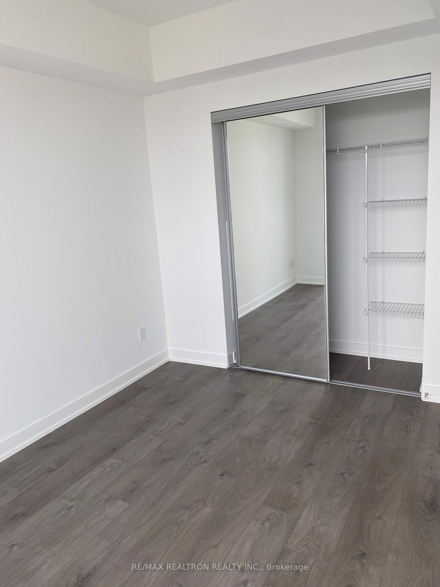 501 Yonge St, unit 4211 for rent