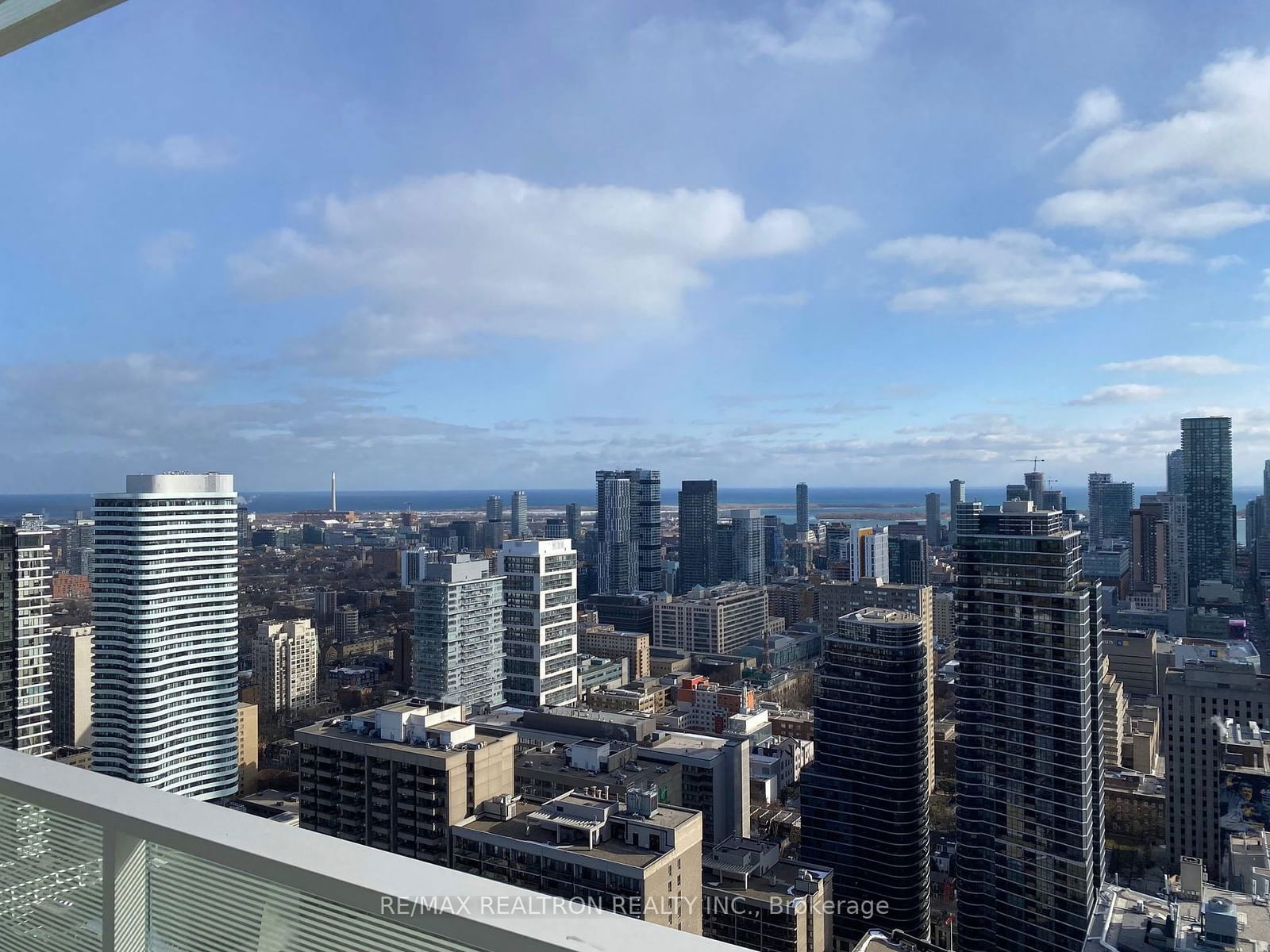 501 Yonge St, unit 4211 for rent