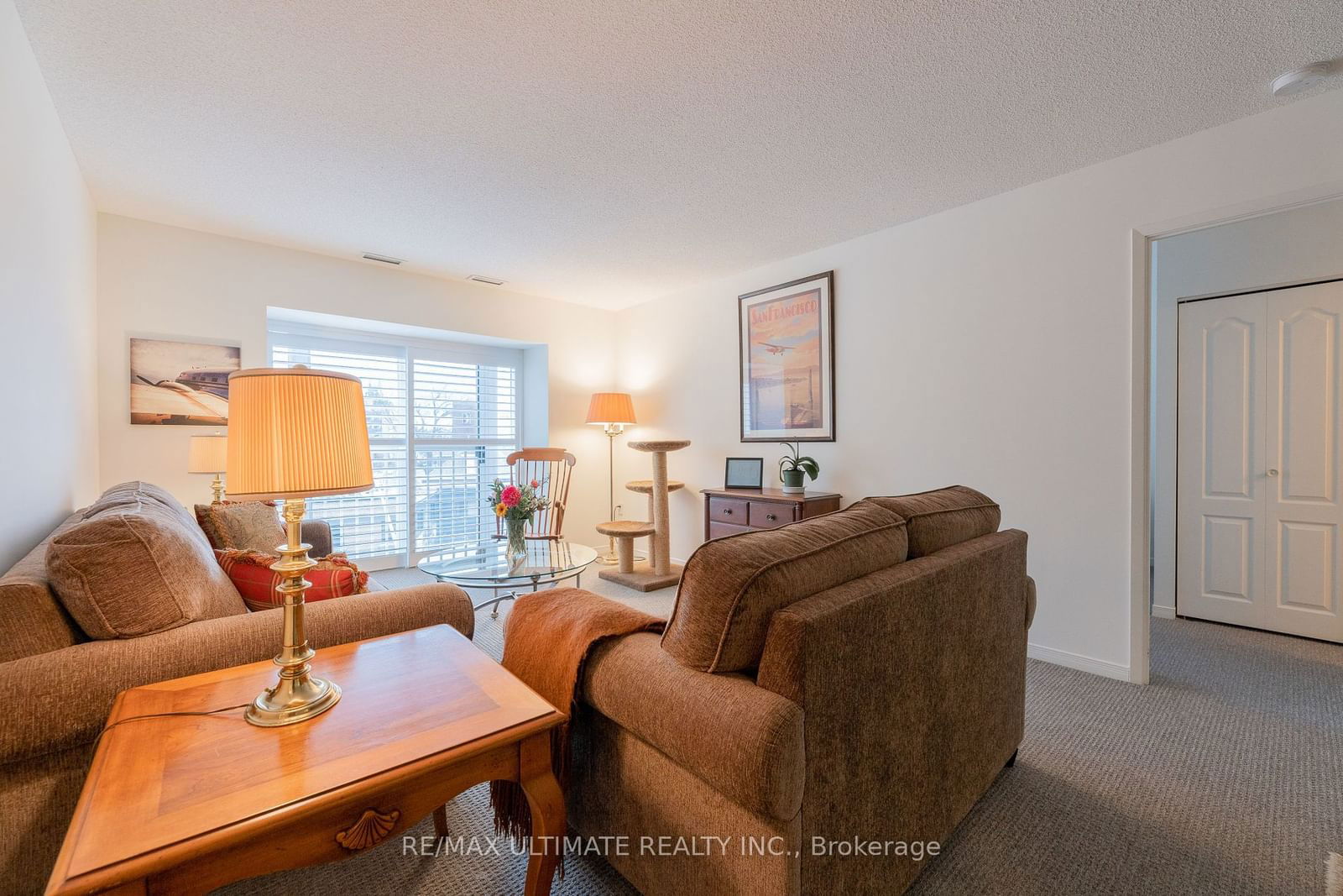 1387 Bayview Ave, unit 402 for sale