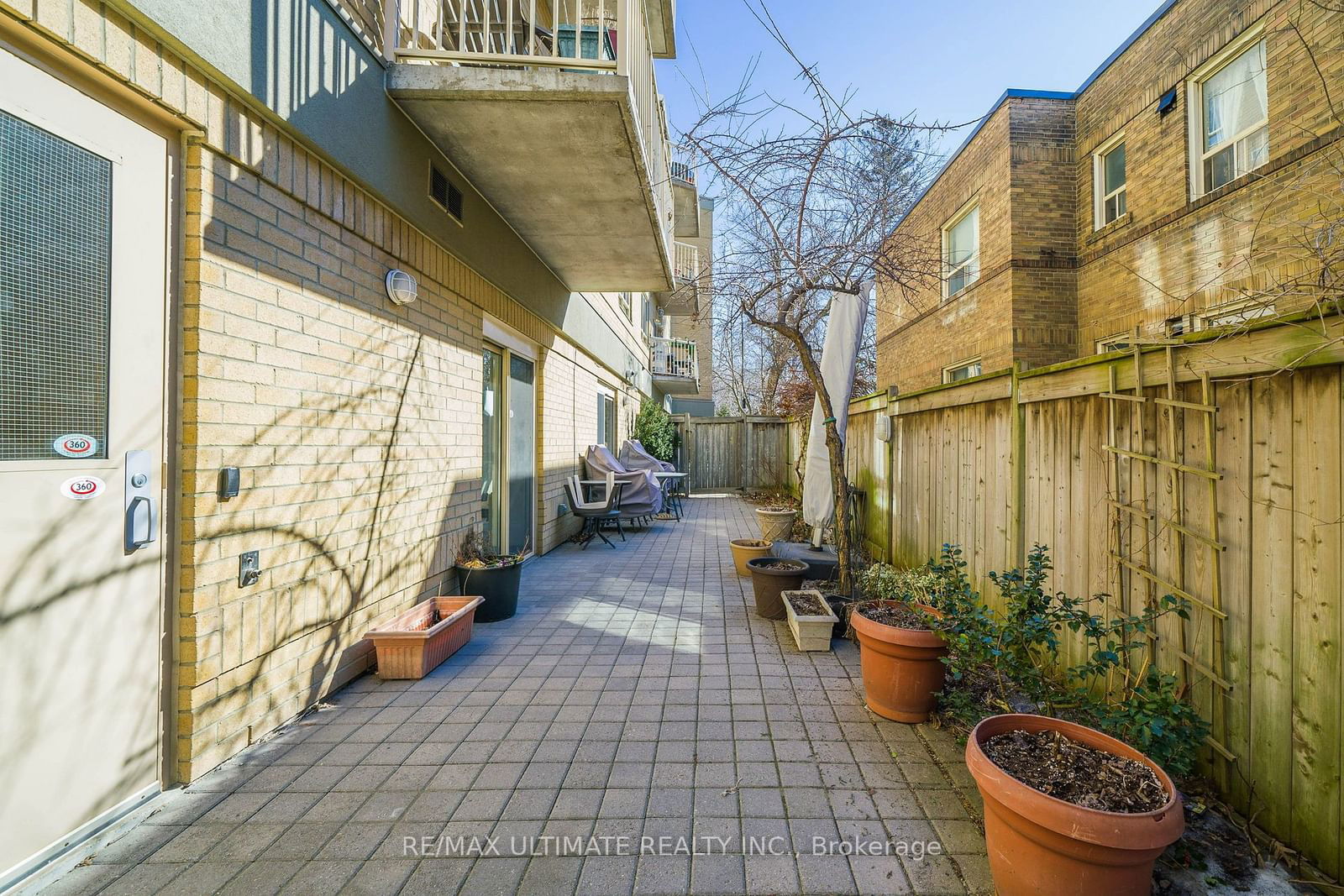 1387 Bayview Ave, unit 402 for sale