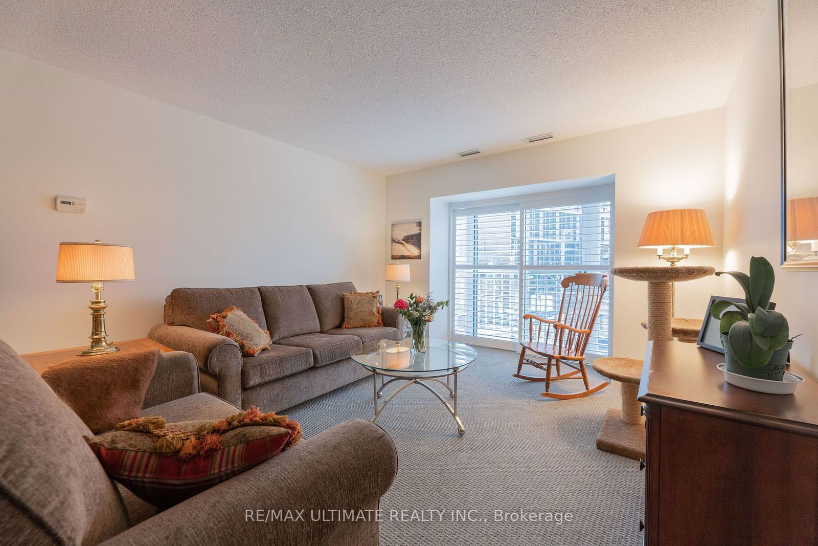 1387 Bayview Ave, unit 402 for sale