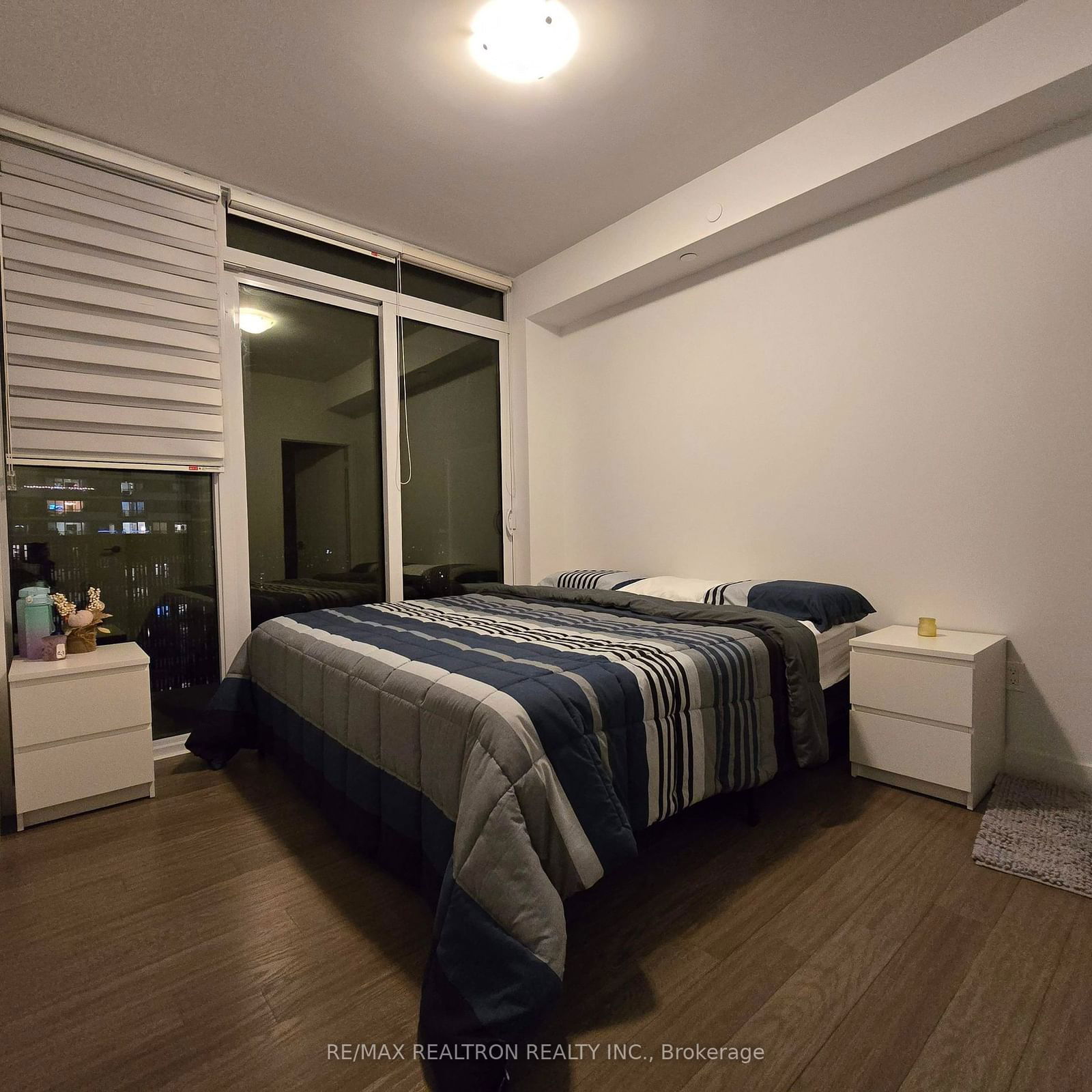 8 Eglinton Ave E, unit 2711 for rent