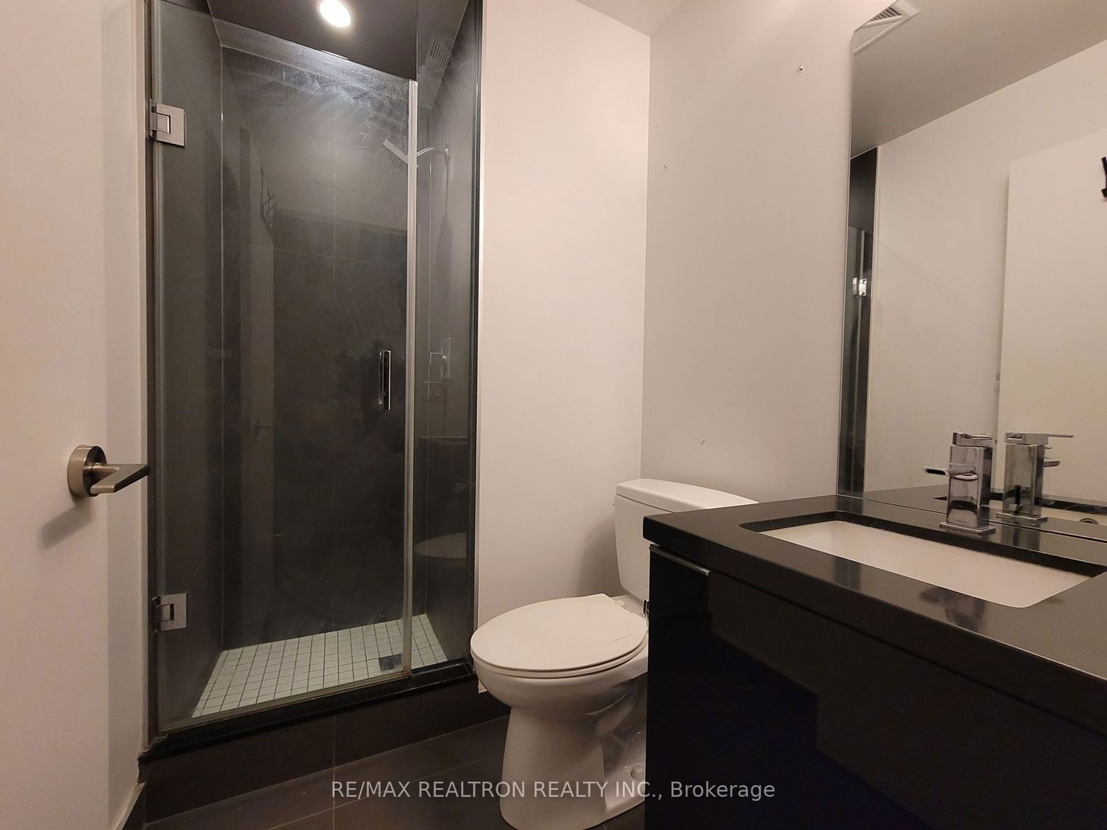 8 Eglinton Ave E, unit 2711 for rent