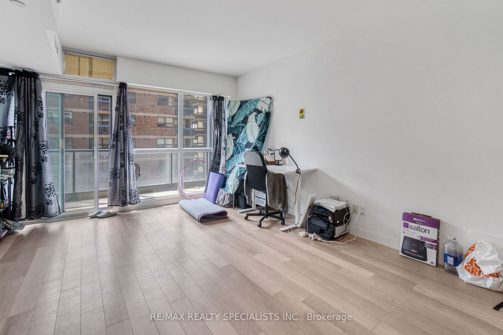 210 Simcoe St, unit 605 for sale